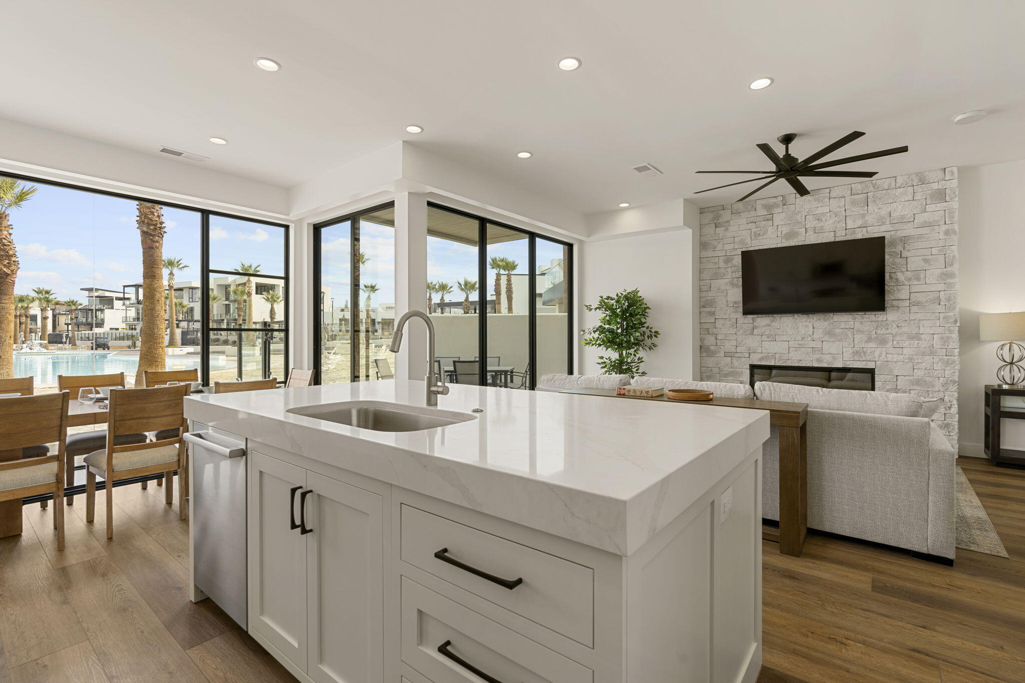 DESERT COLOR RESORT - Residential