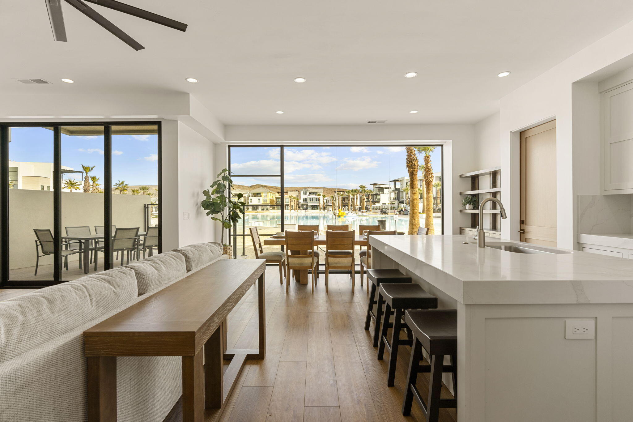 DESERT COLOR RESORT - Residential