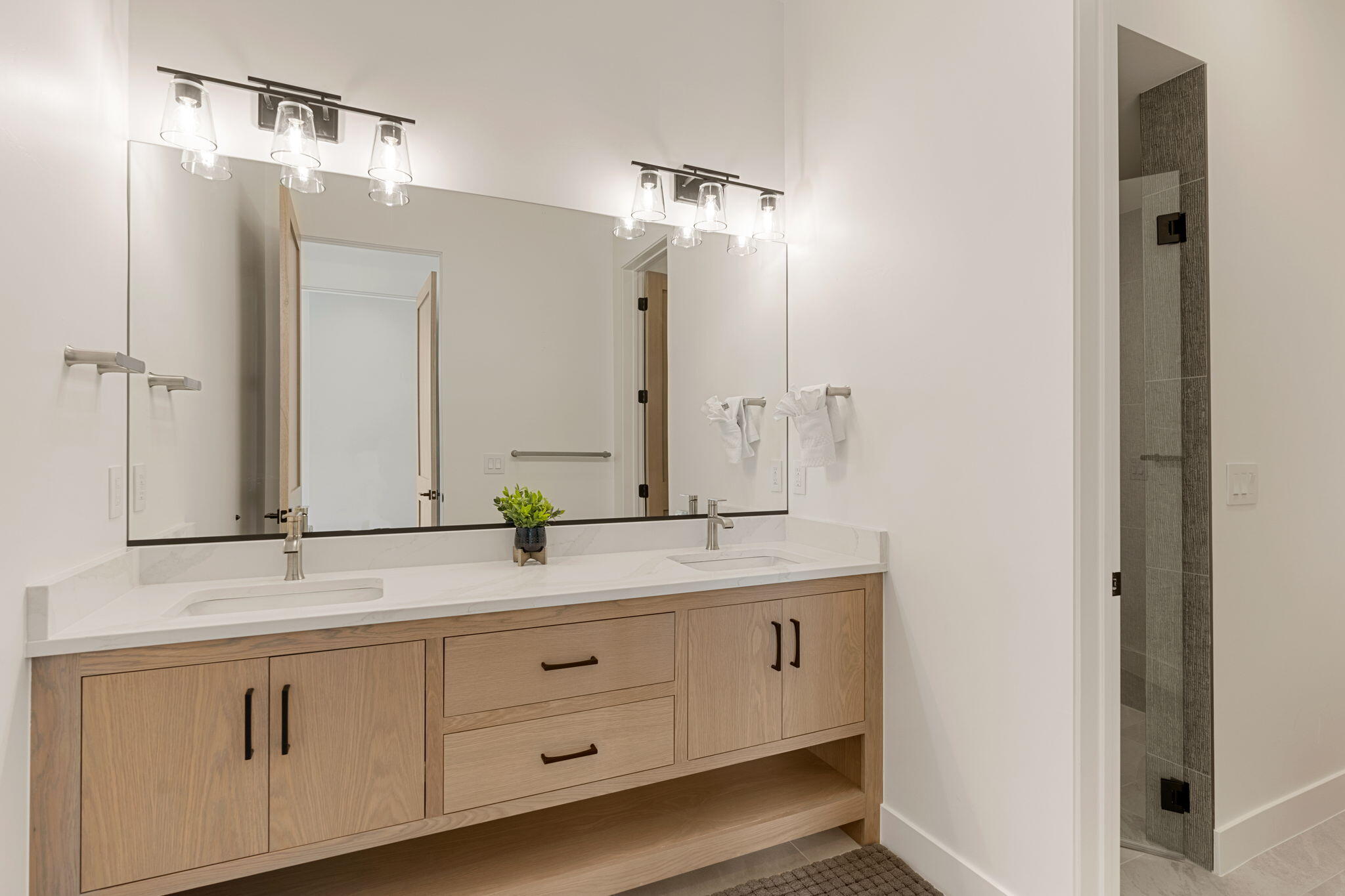 DESERT COLOR RESORT - Residential