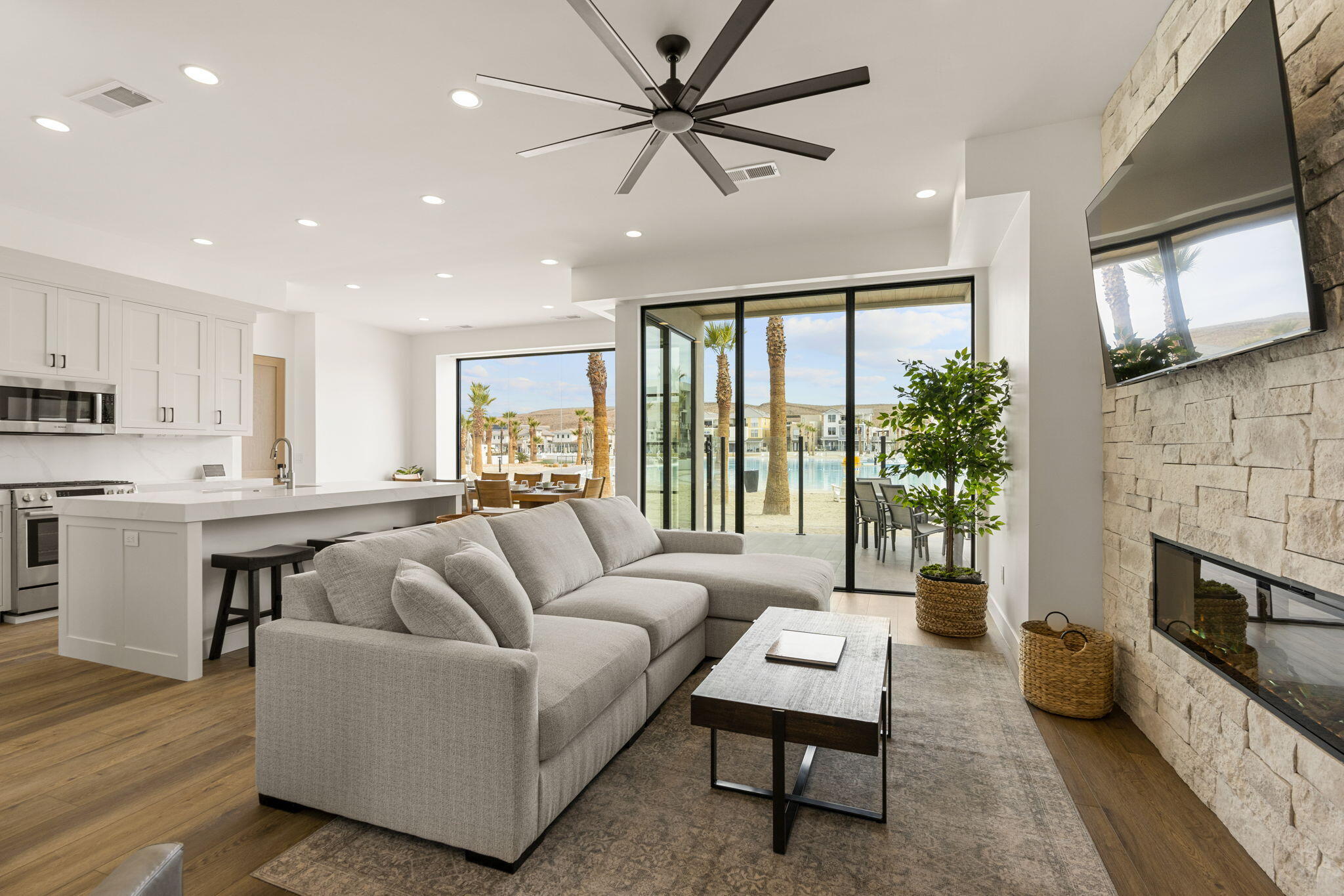 DESERT COLOR RESORT - Residential