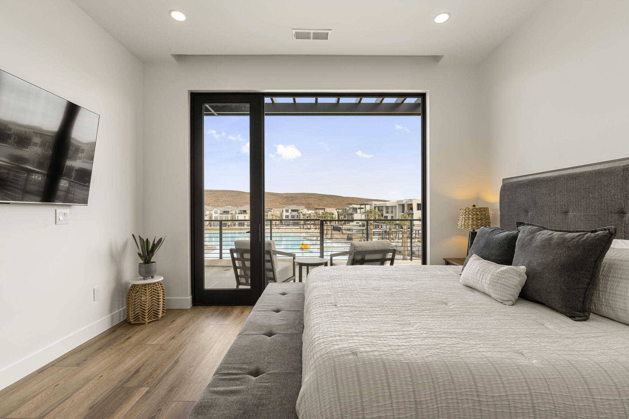 DESERT COLOR RESORT - Residential