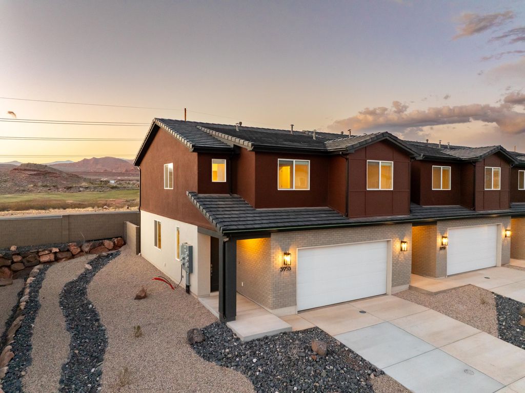 Photo of 3994 E Razor DR 123 #123, Washington, UT 84780 (MLS # 25-266795)