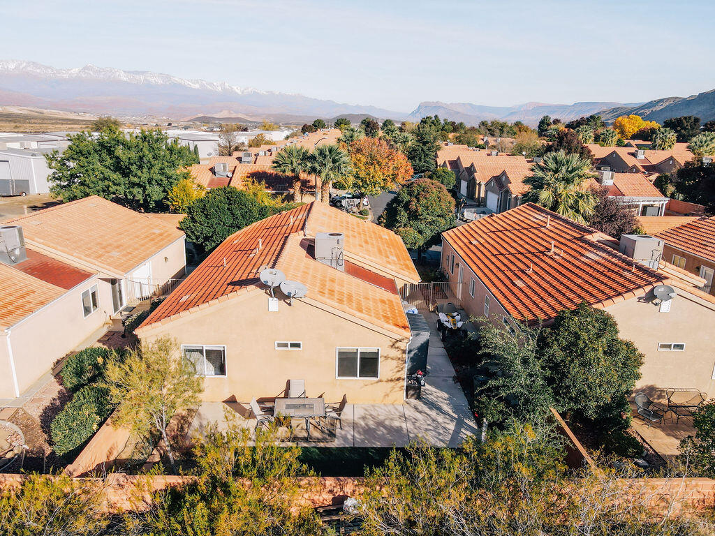 SHADOW CANYON - Residential