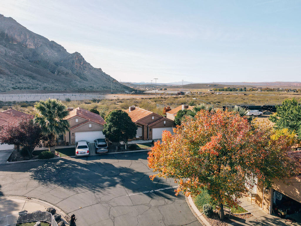 SHADOW CANYON - Residential