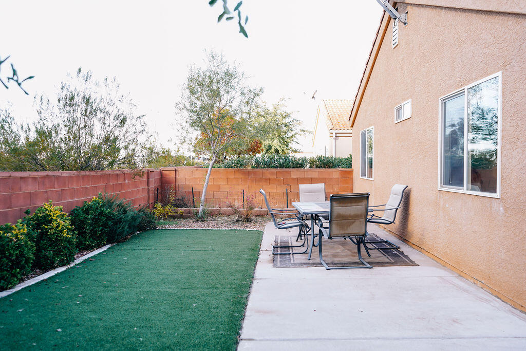 SHADOW CANYON - Residential