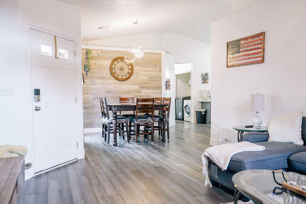 SHADOW CANYON - Residential