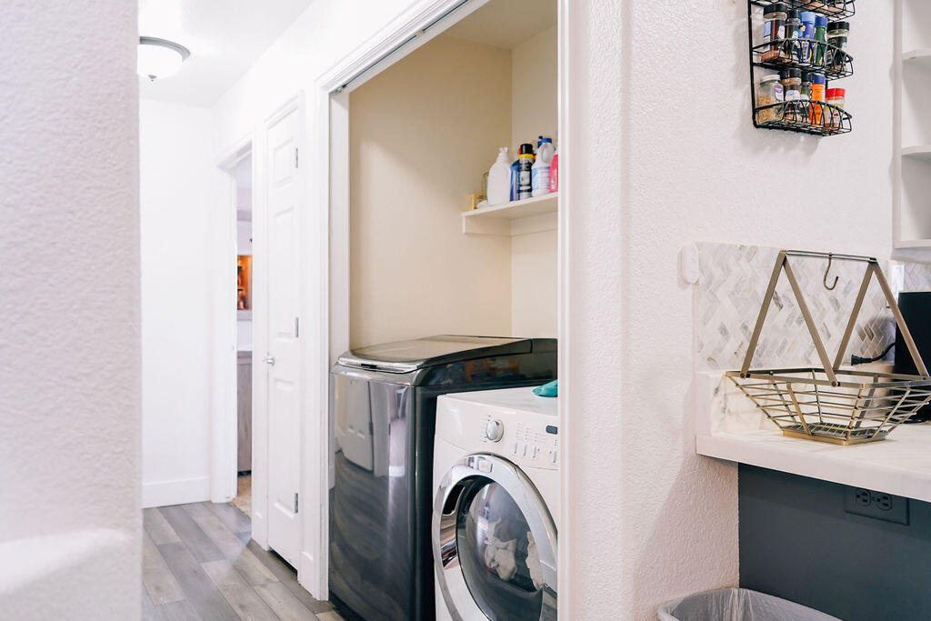 SHADOW CANYON - Residential