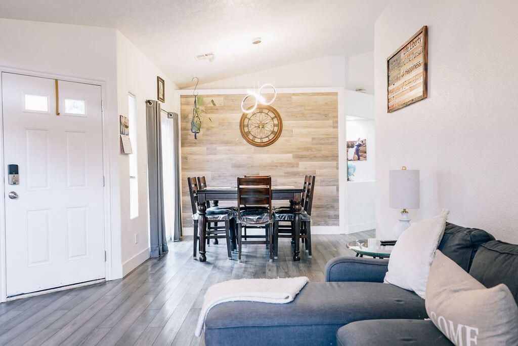 SHADOW CANYON - Residential