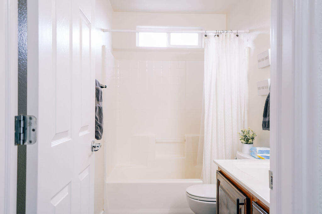 SHADOW CANYON - Residential