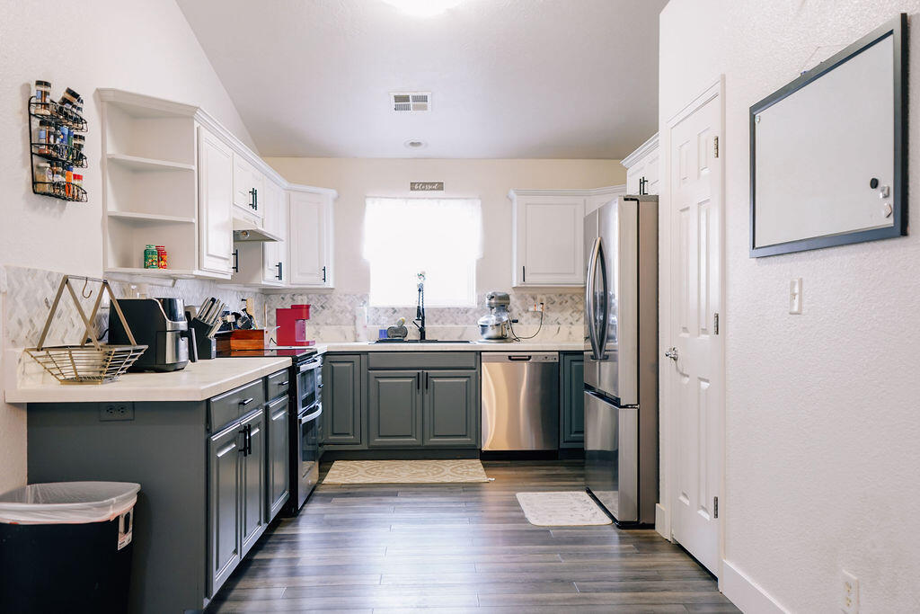 SHADOW CANYON - Residential