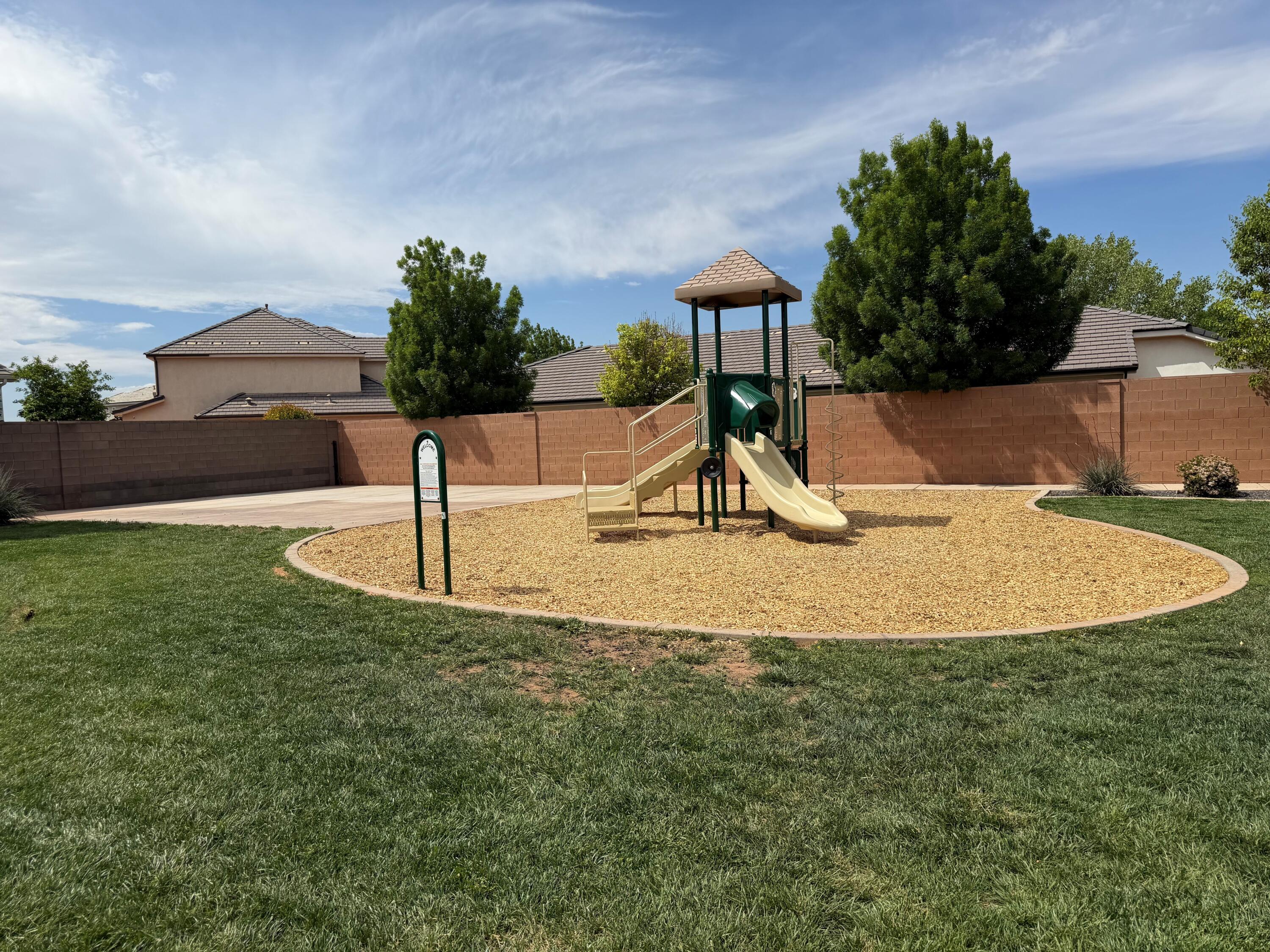 MUSTANG VALLEY TOWNHOMES - Residential