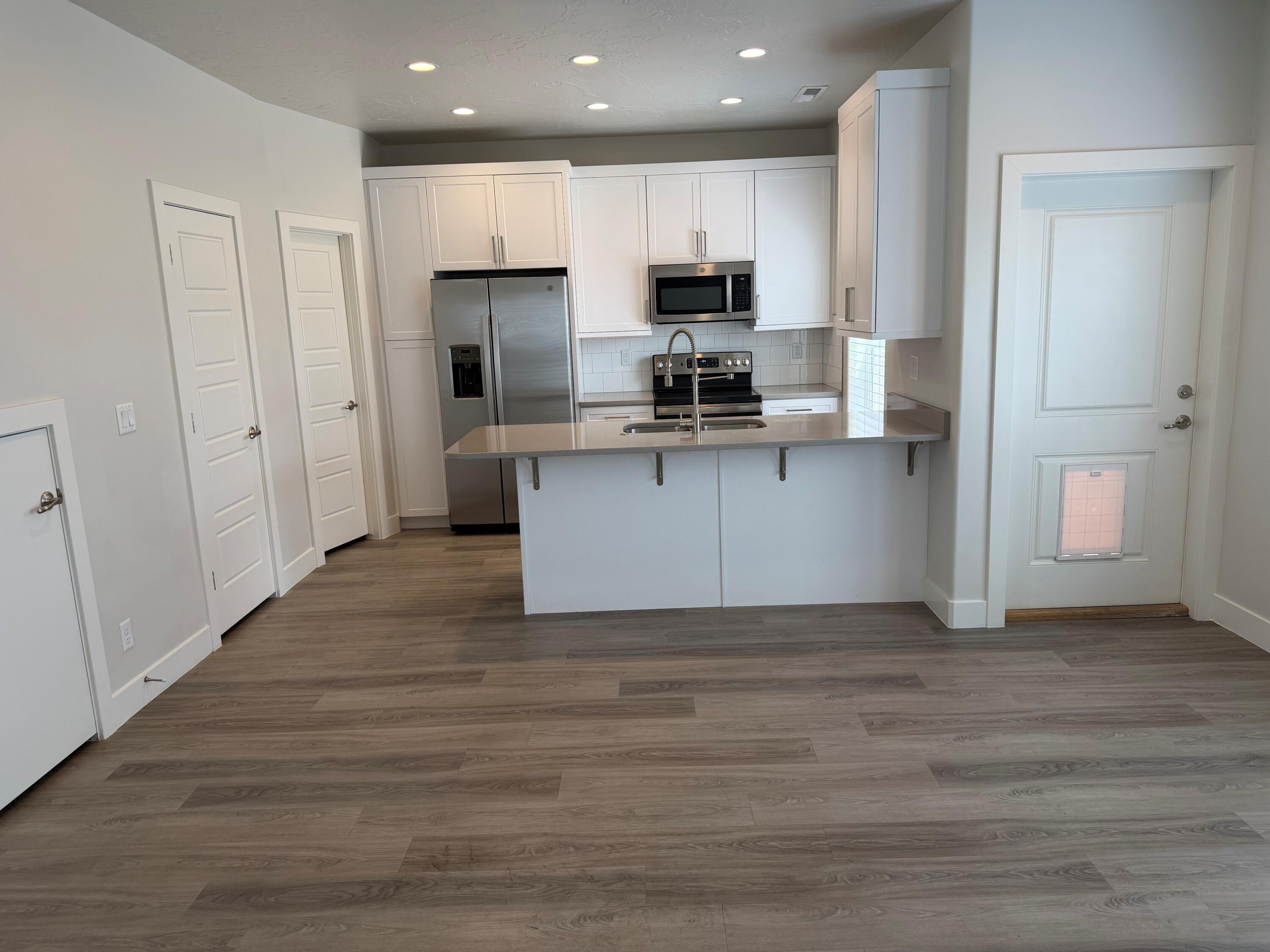 MUSTANG VALLEY TOWNHOMES - Residential