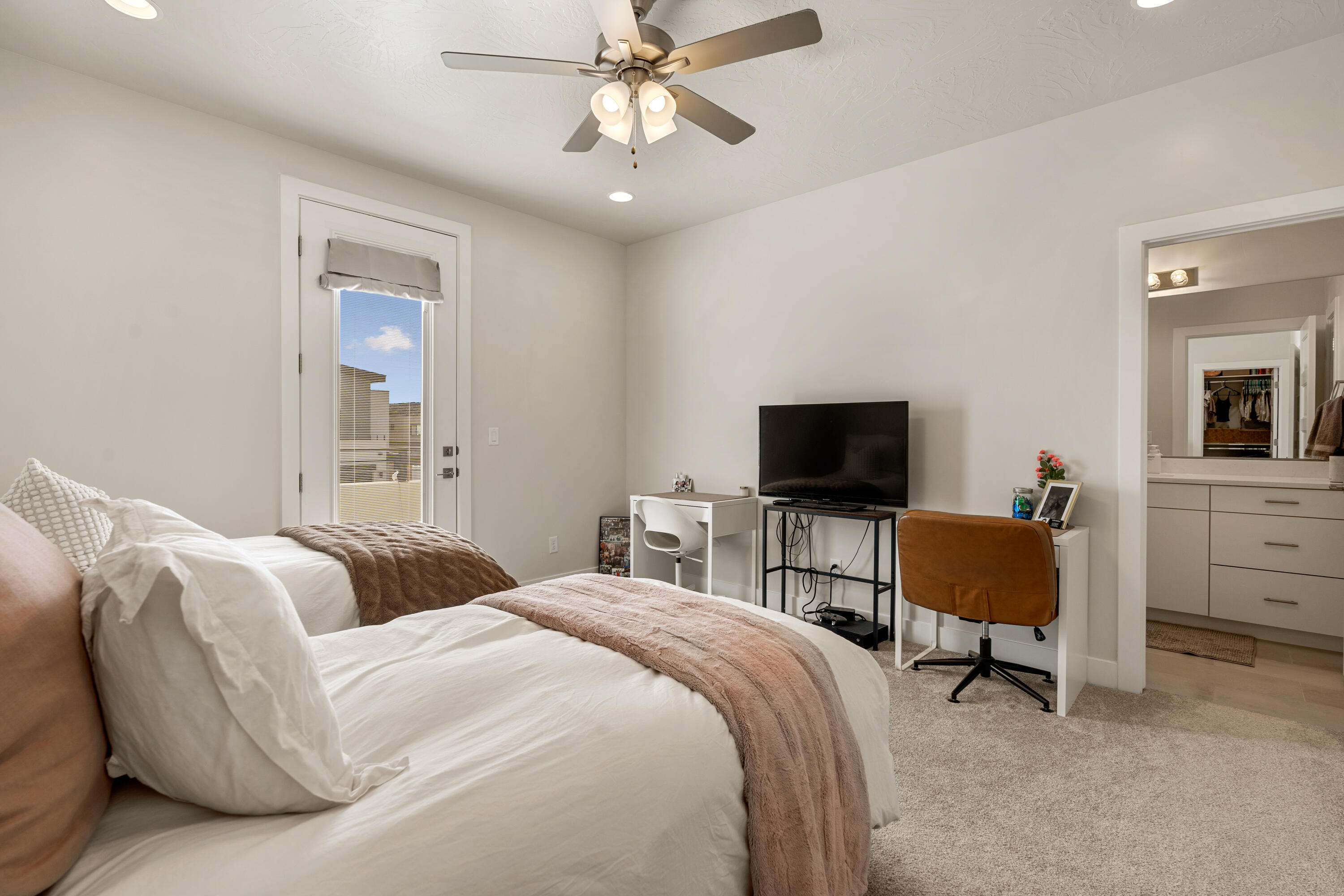 CRIMSON PARK - Residential