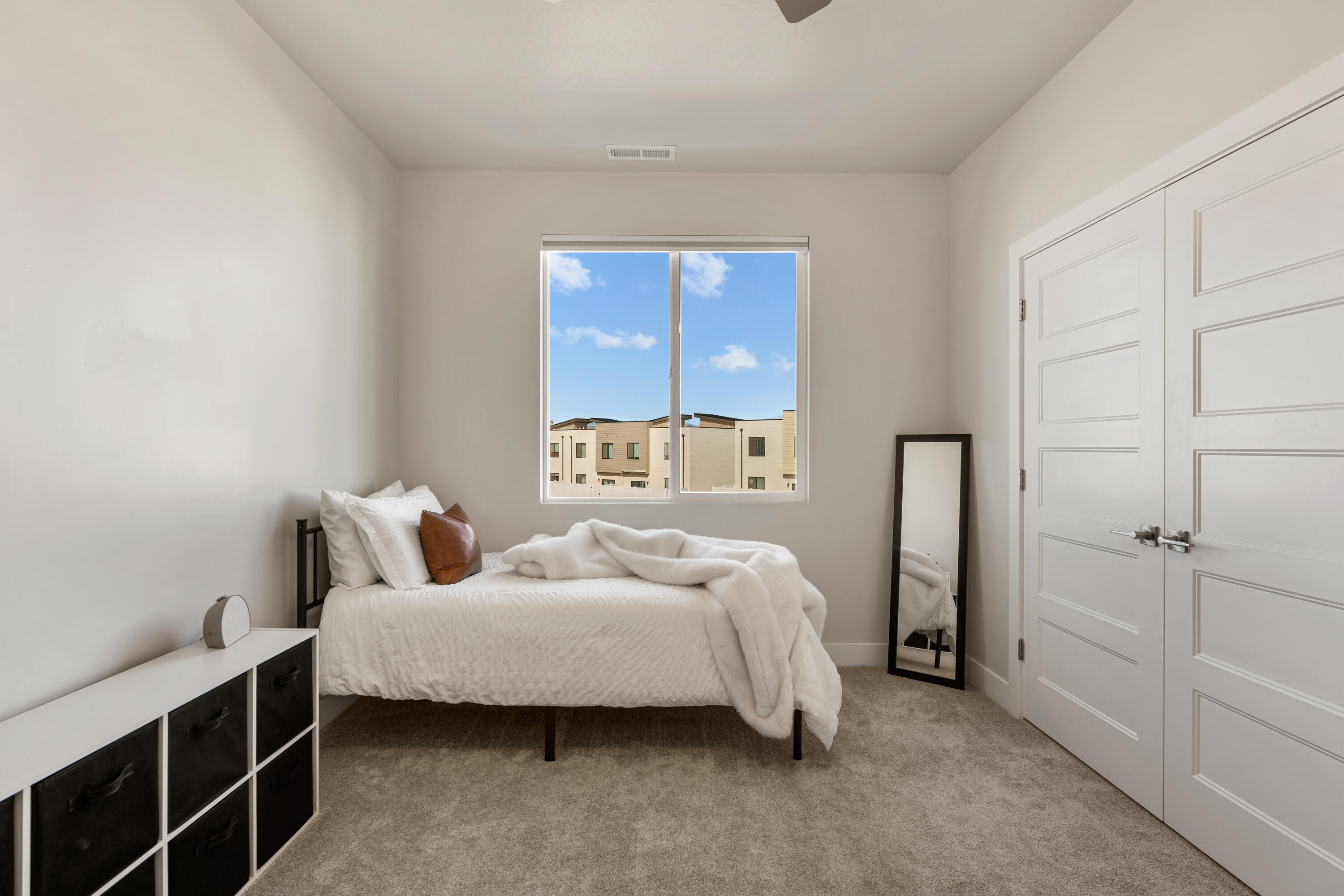 CRIMSON PARK - Residential