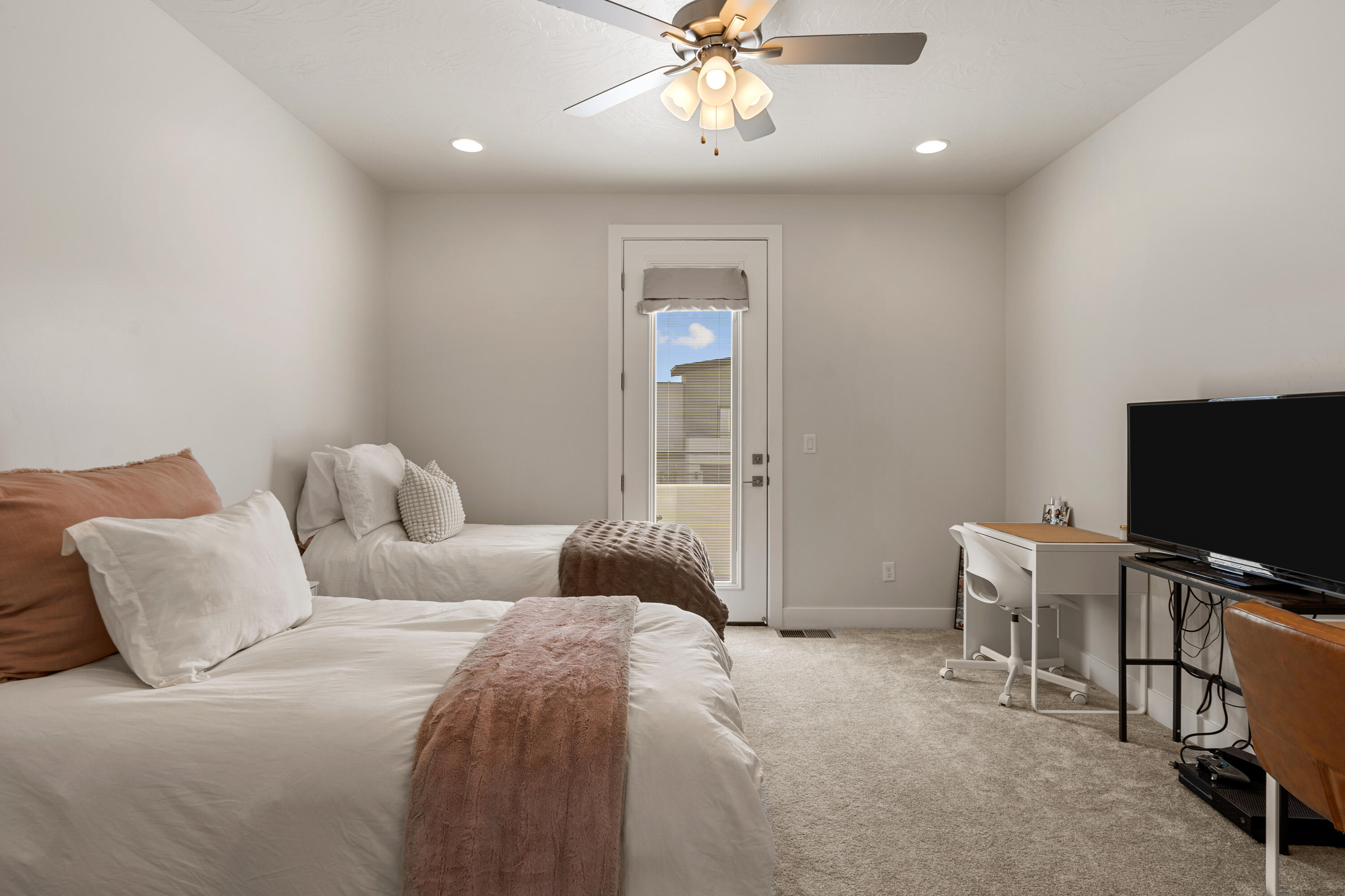 CRIMSON PARK - Residential