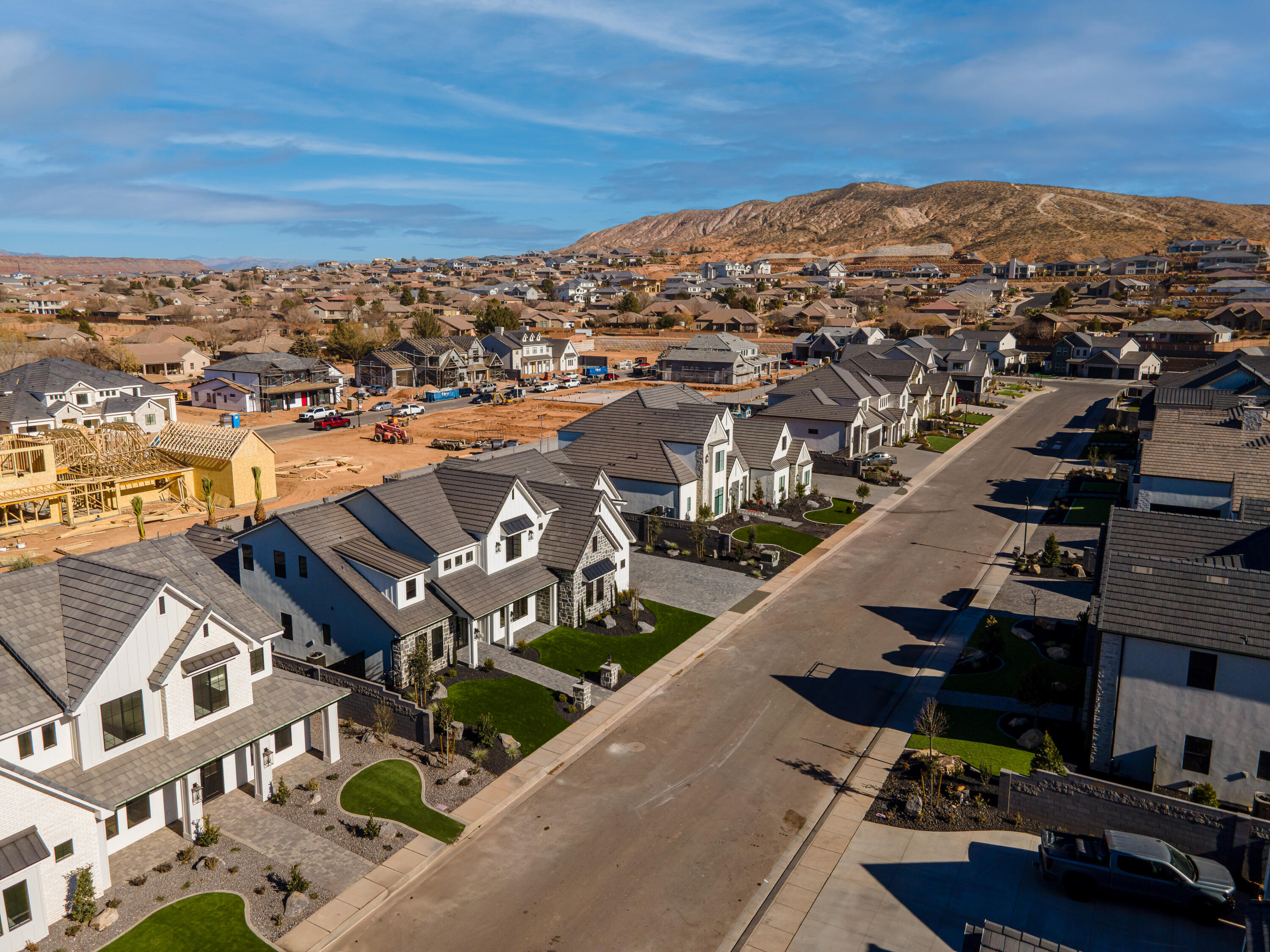 QUEENSRIDGE - Residential