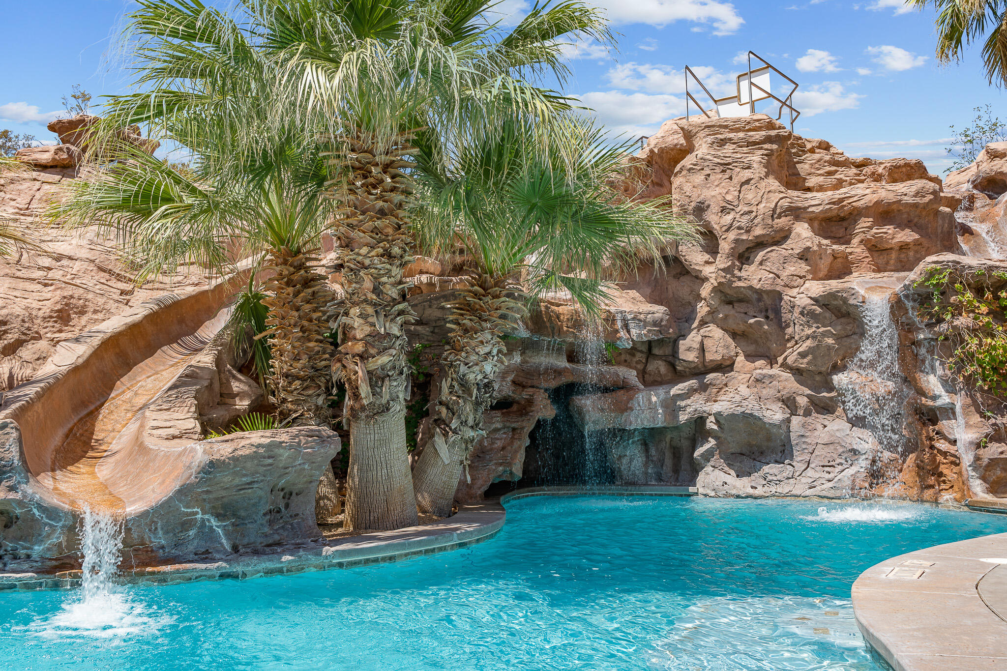 ADOBE HILLS - Residential