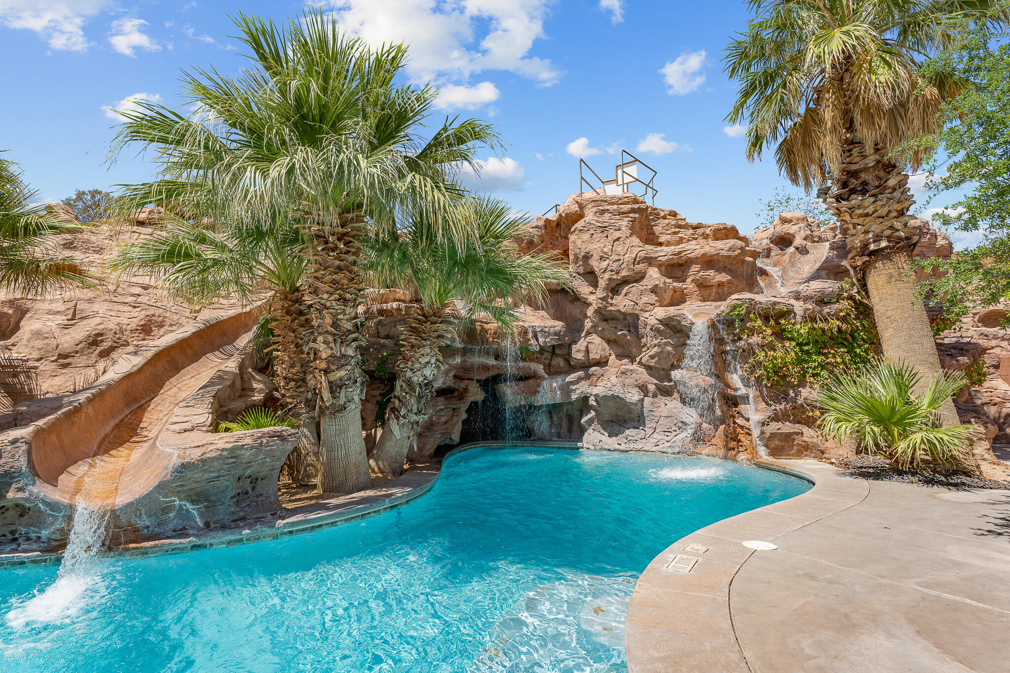 ADOBE HILLS - Residential