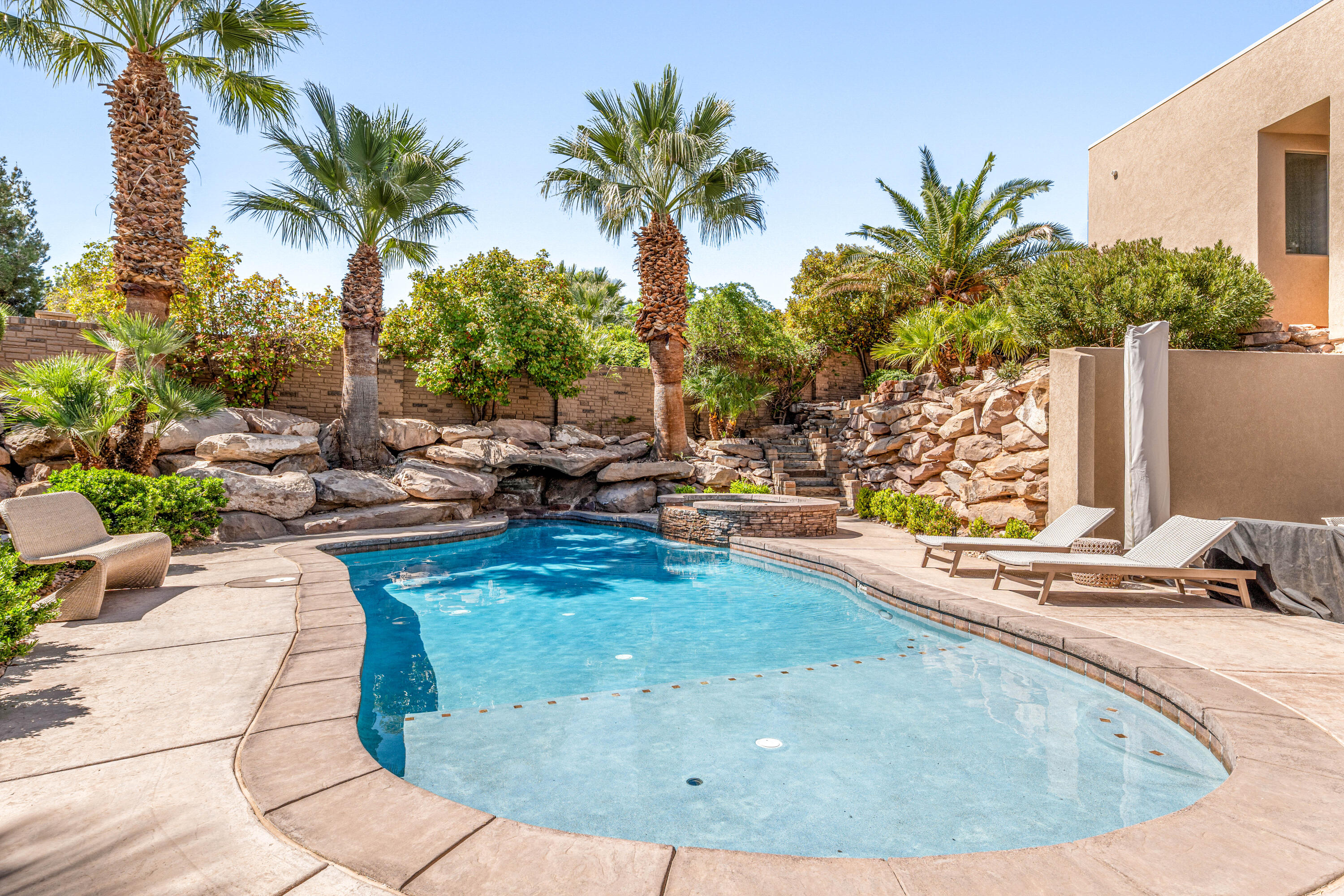 STONE CLIFF - Residential