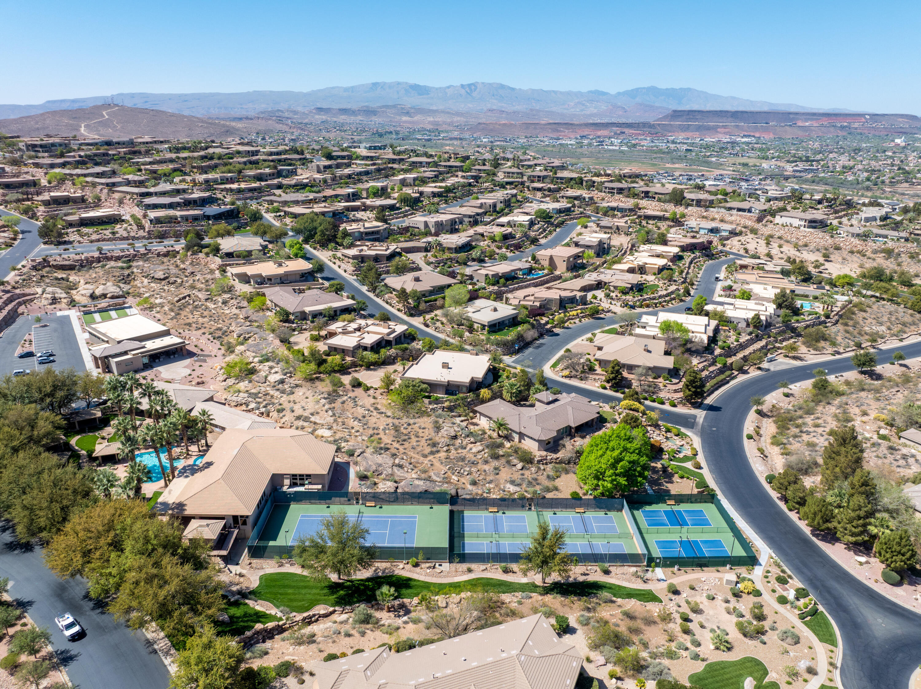 STONE CLIFF - Residential