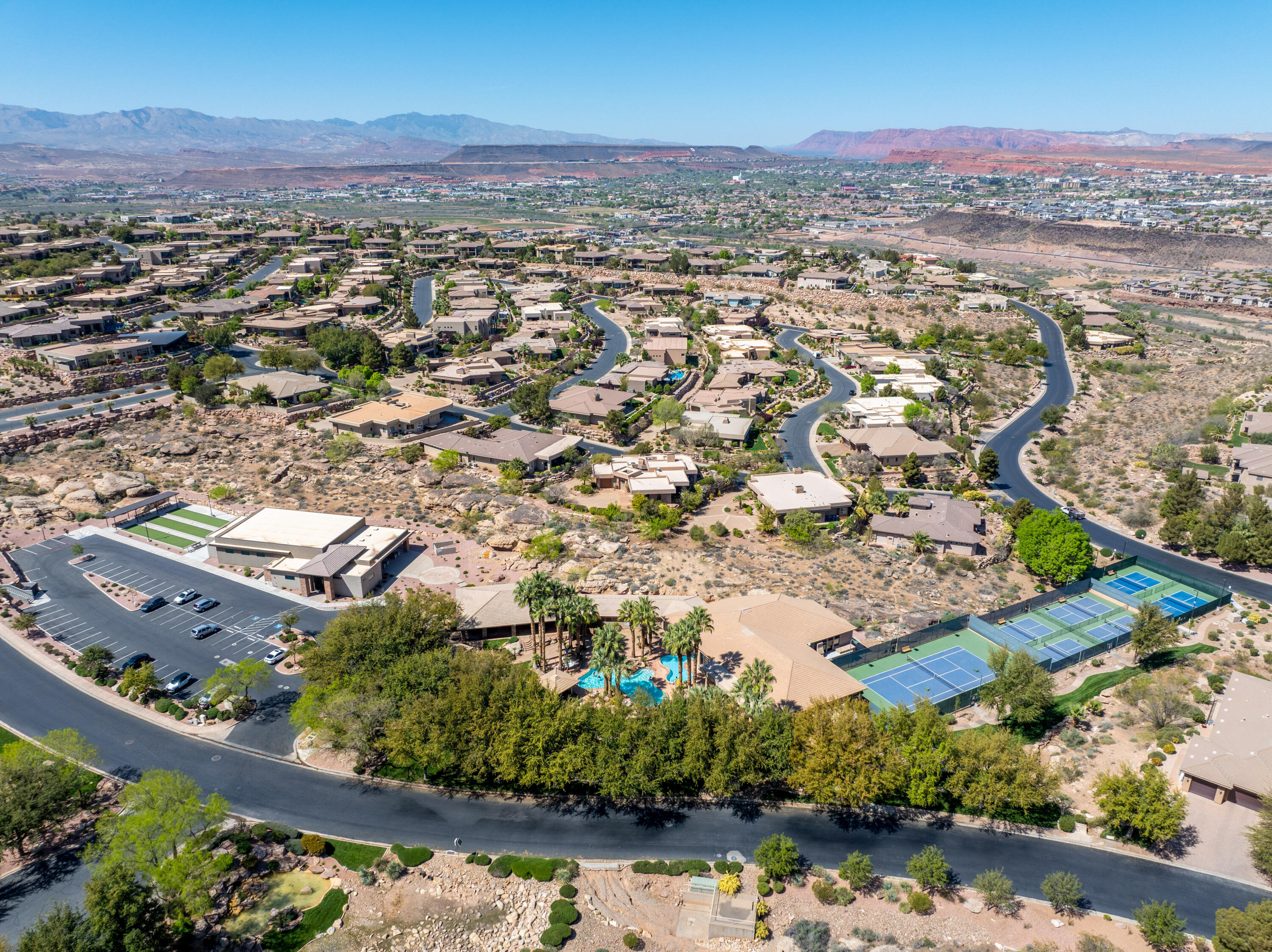STONE CLIFF - Residential