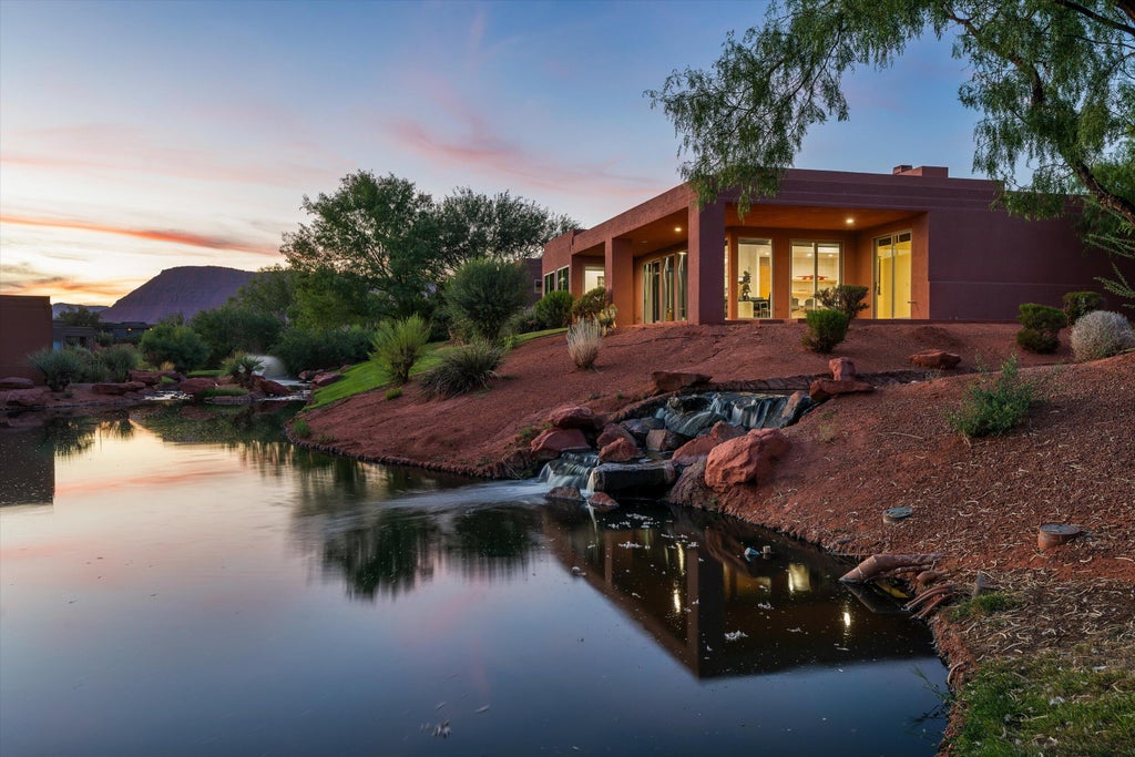Photo of 2255 N Tuweap DR 30 #30, Saint George, UT 84770 (MLS # 26-275452)