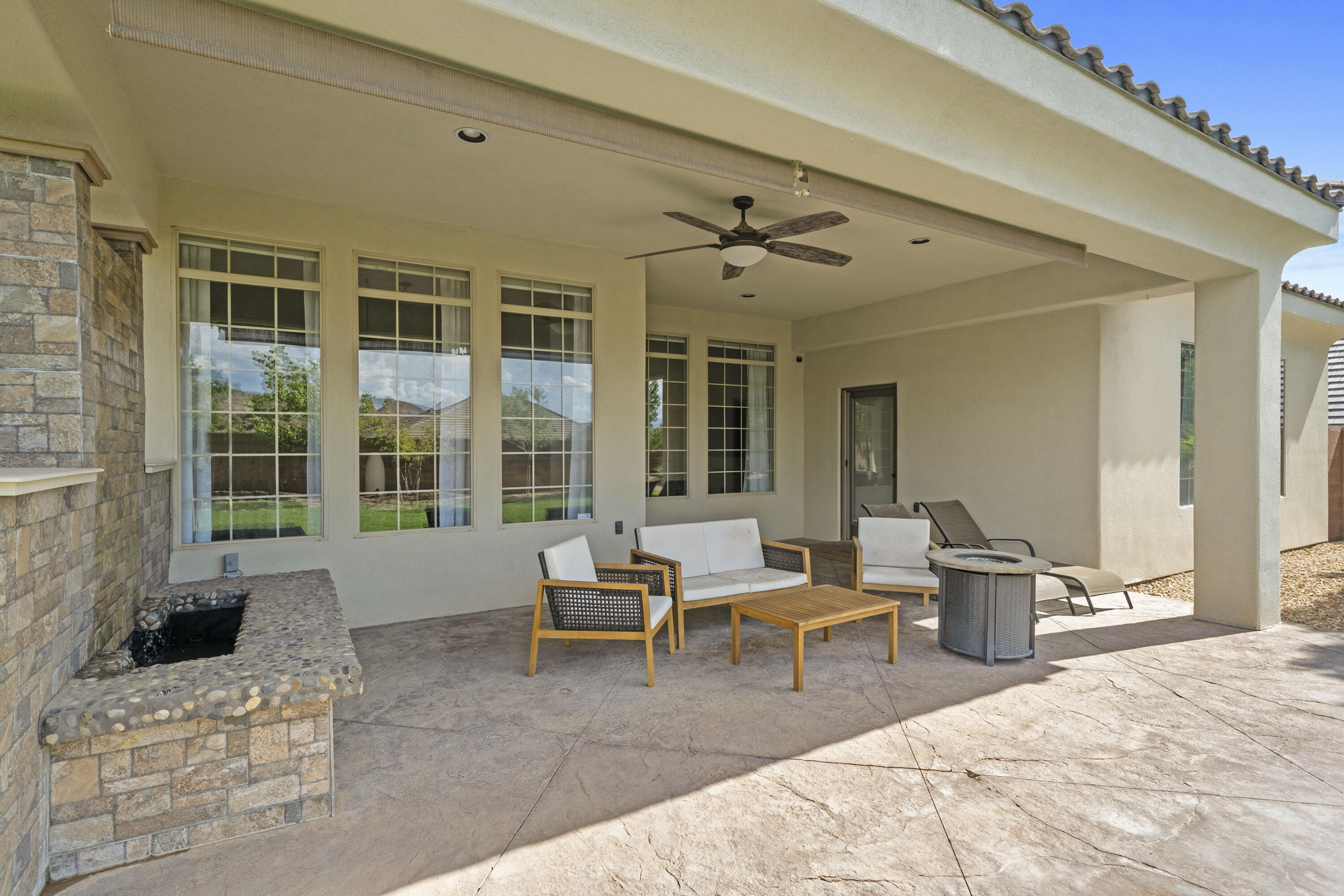 KNOLLS AT LITTLE VALLEY - Residential