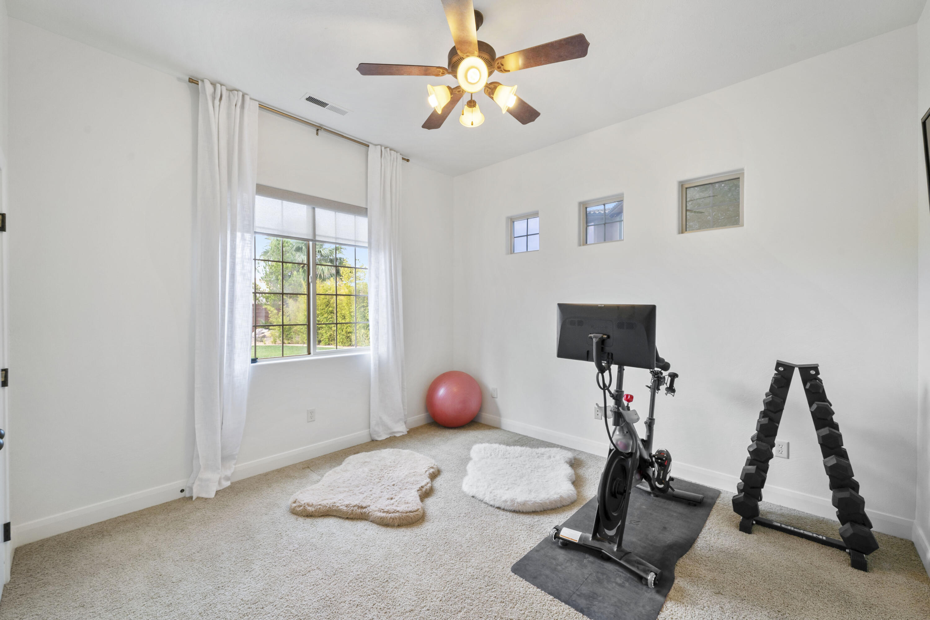 KNOLLS AT LITTLE VALLEY - Residential