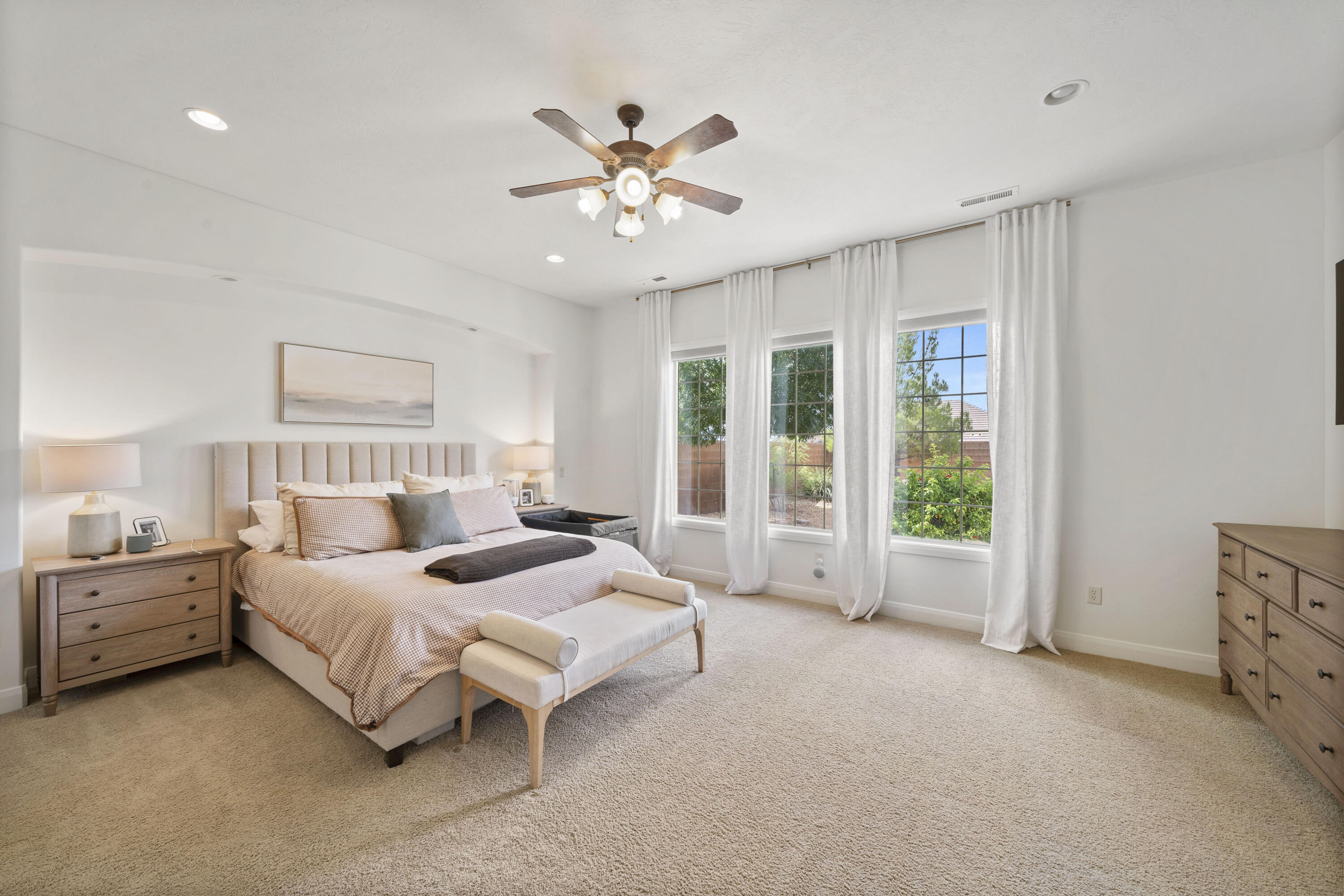 KNOLLS AT LITTLE VALLEY - Residential