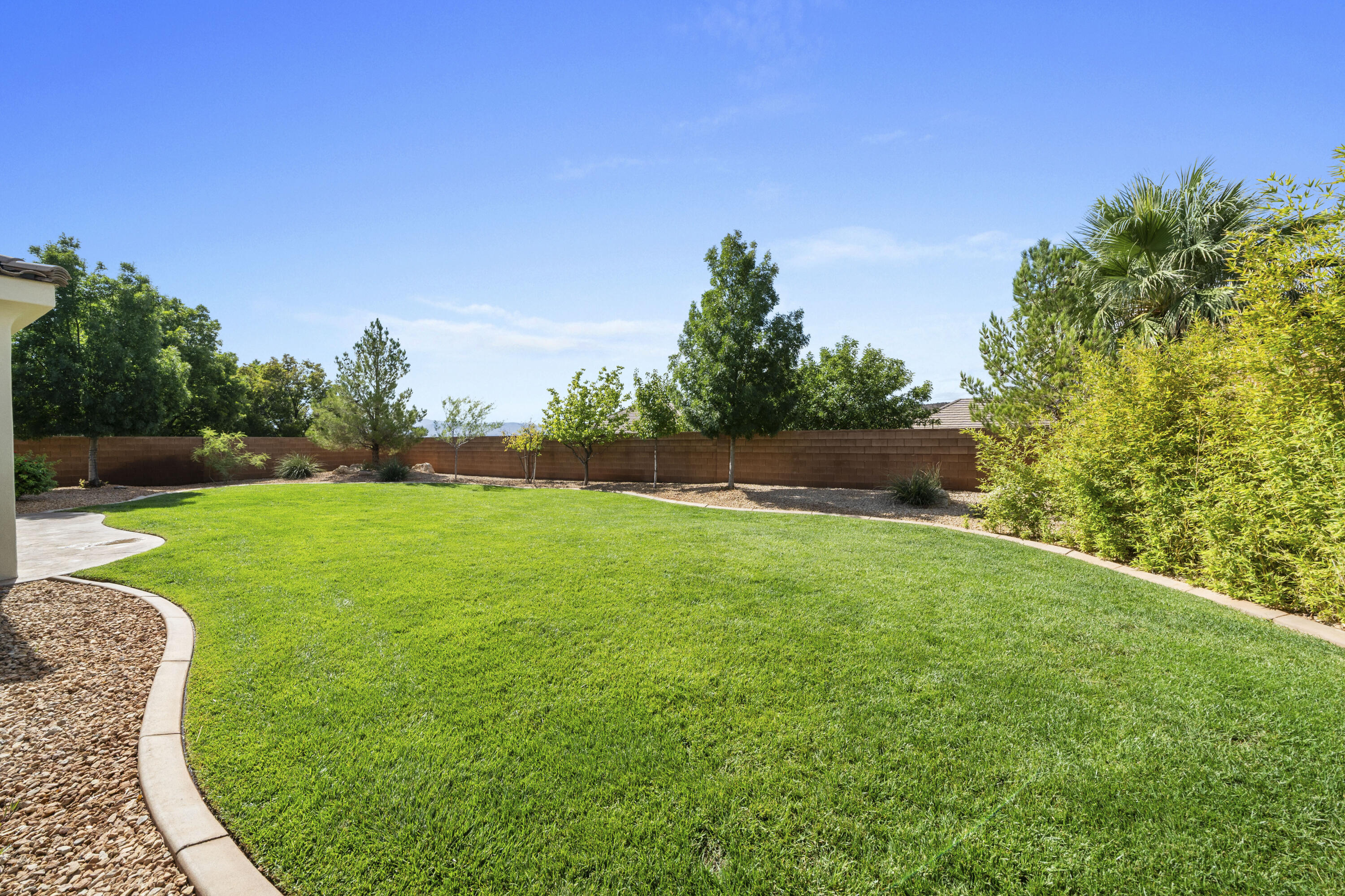 KNOLLS AT LITTLE VALLEY - Residential