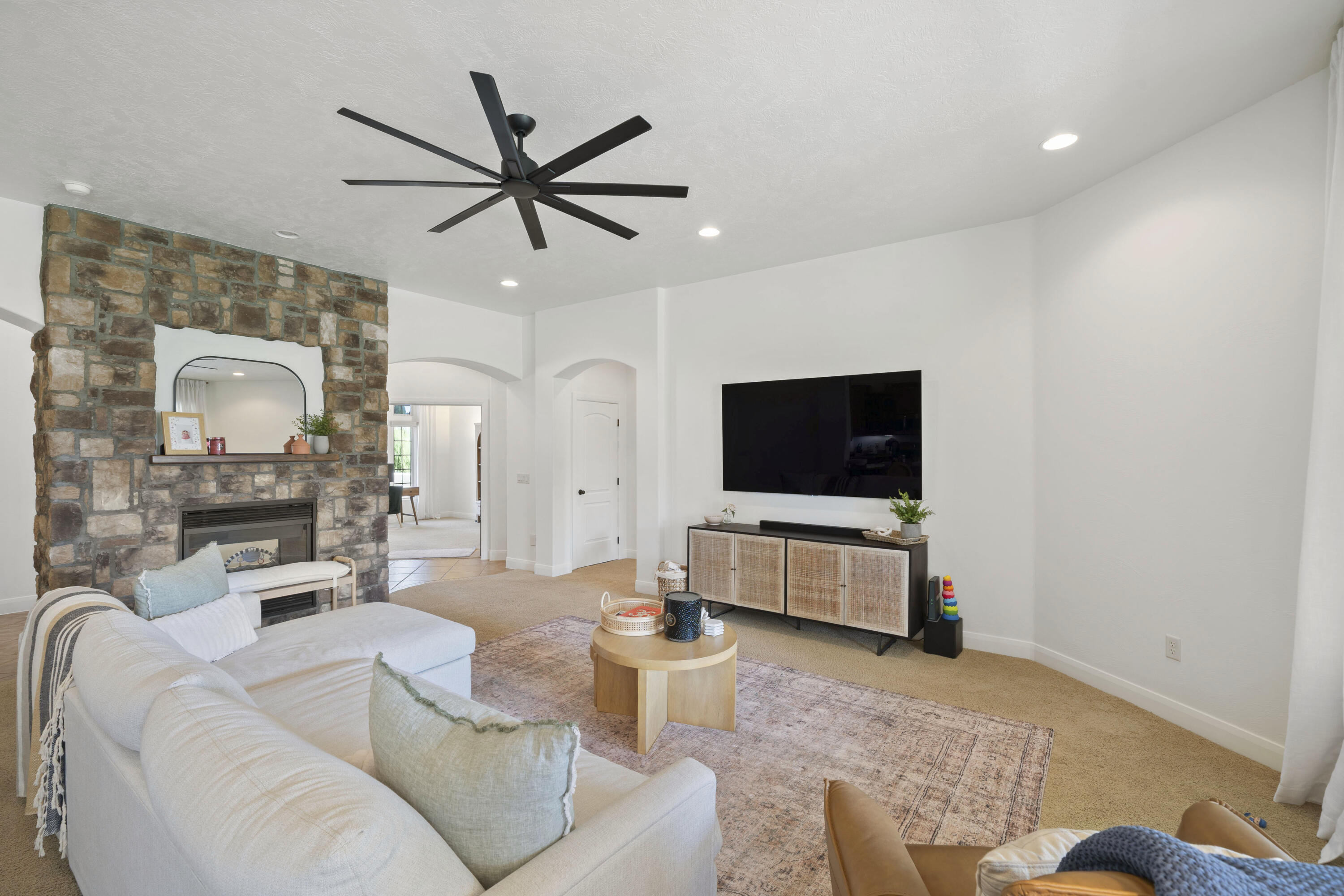 KNOLLS AT LITTLE VALLEY - Residential