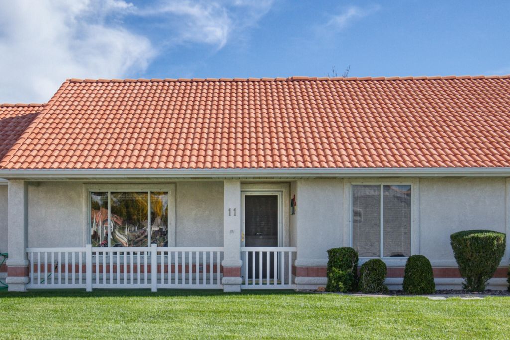 Photo of 646 N 2450 E #11, Saint George, UT 84790 (MLS # 25-267044)