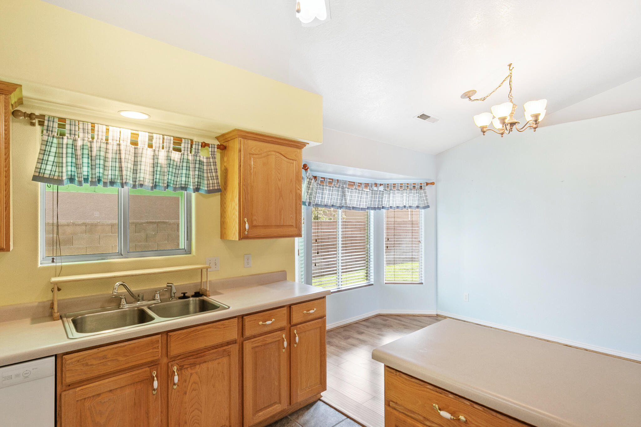 SUNCREST TOWNHOMES - Residential