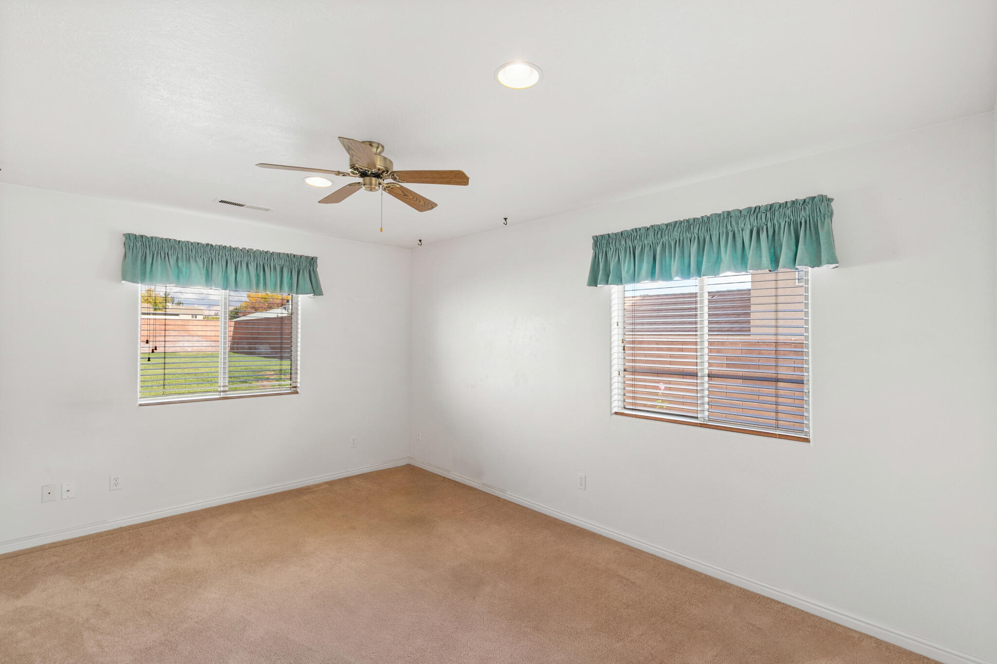 SUNCREST TOWNHOMES - Residential