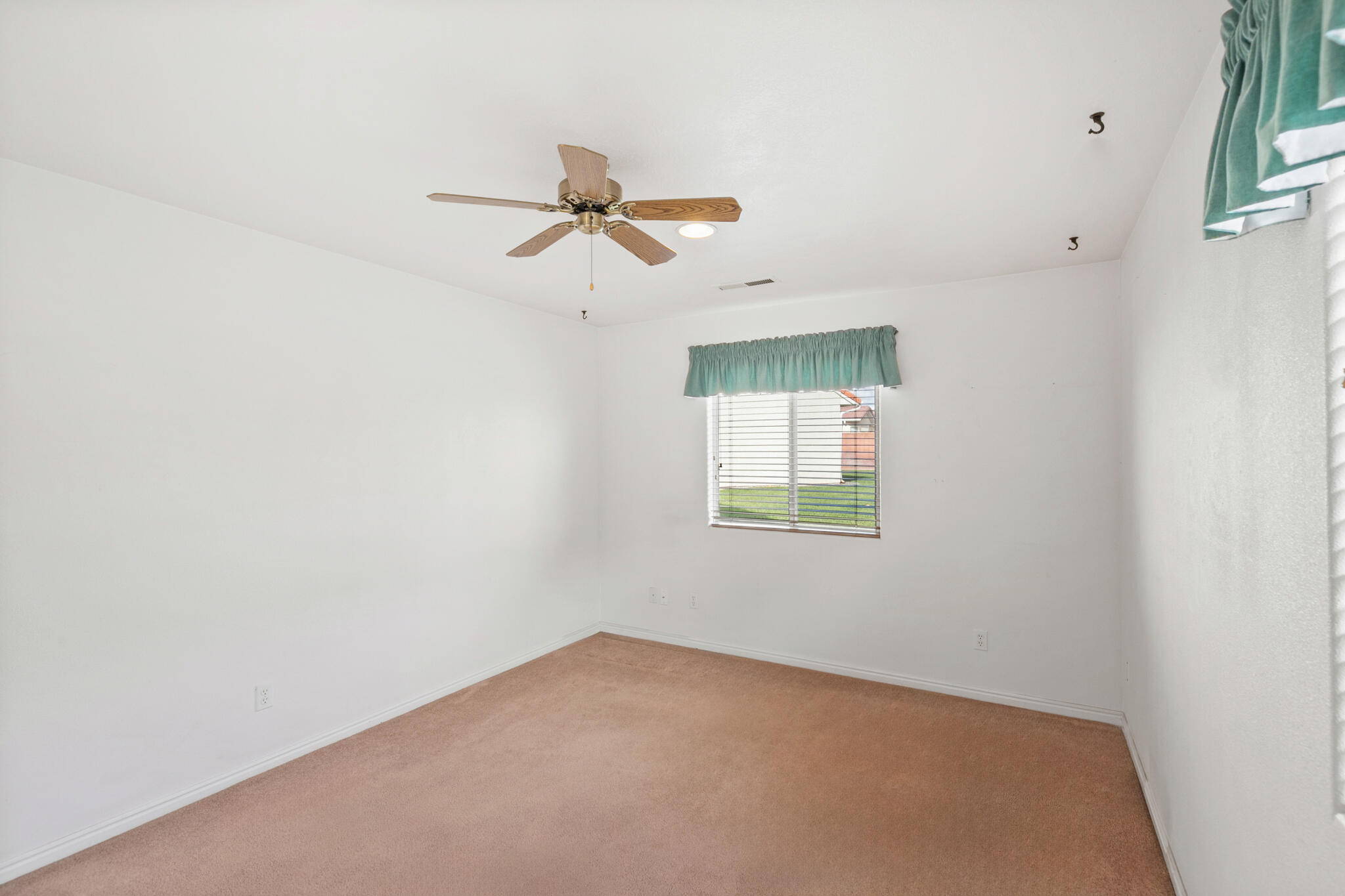 SUNCREST TOWNHOMES - Residential