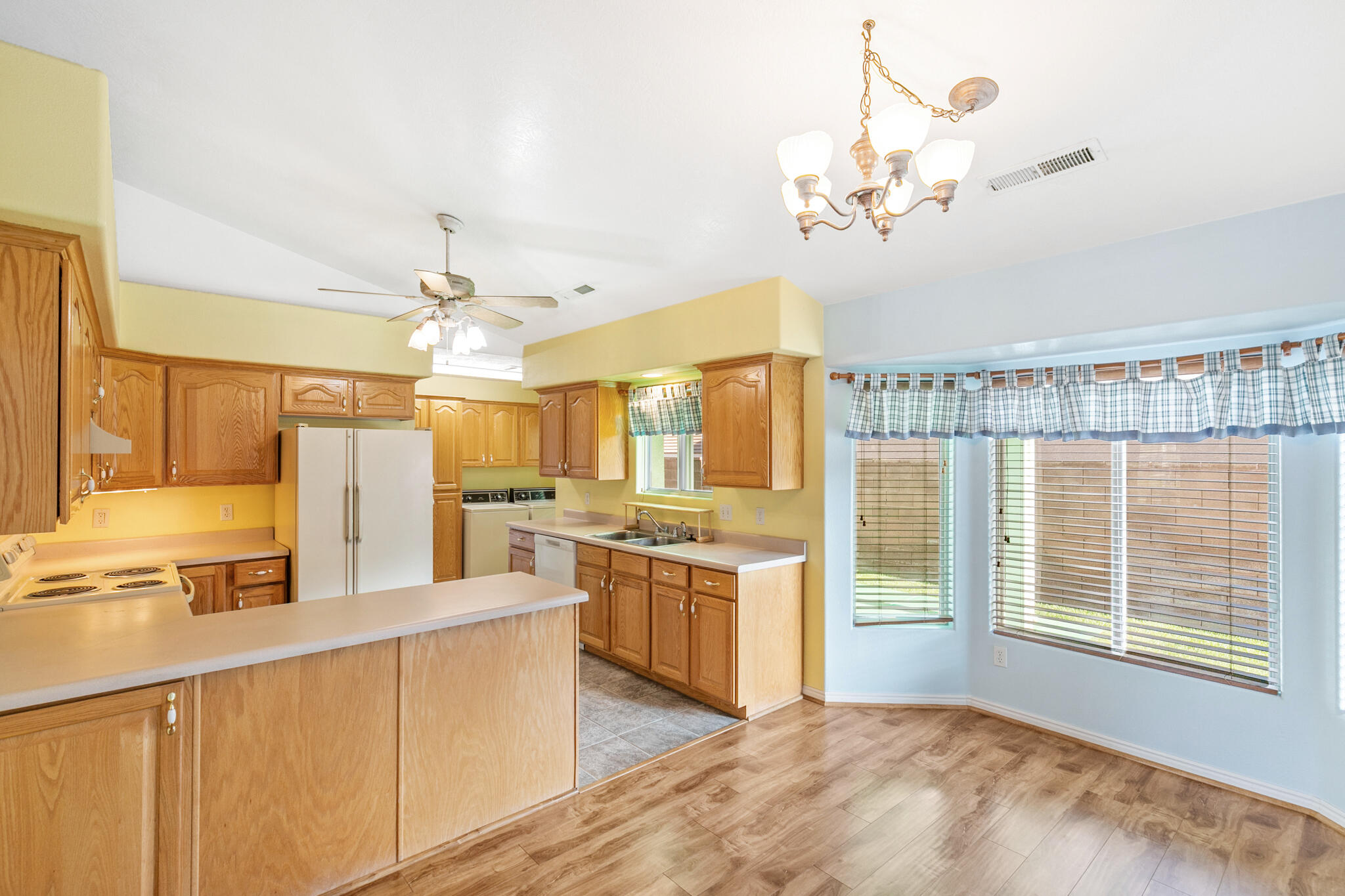 SUNCREST TOWNHOMES - Residential