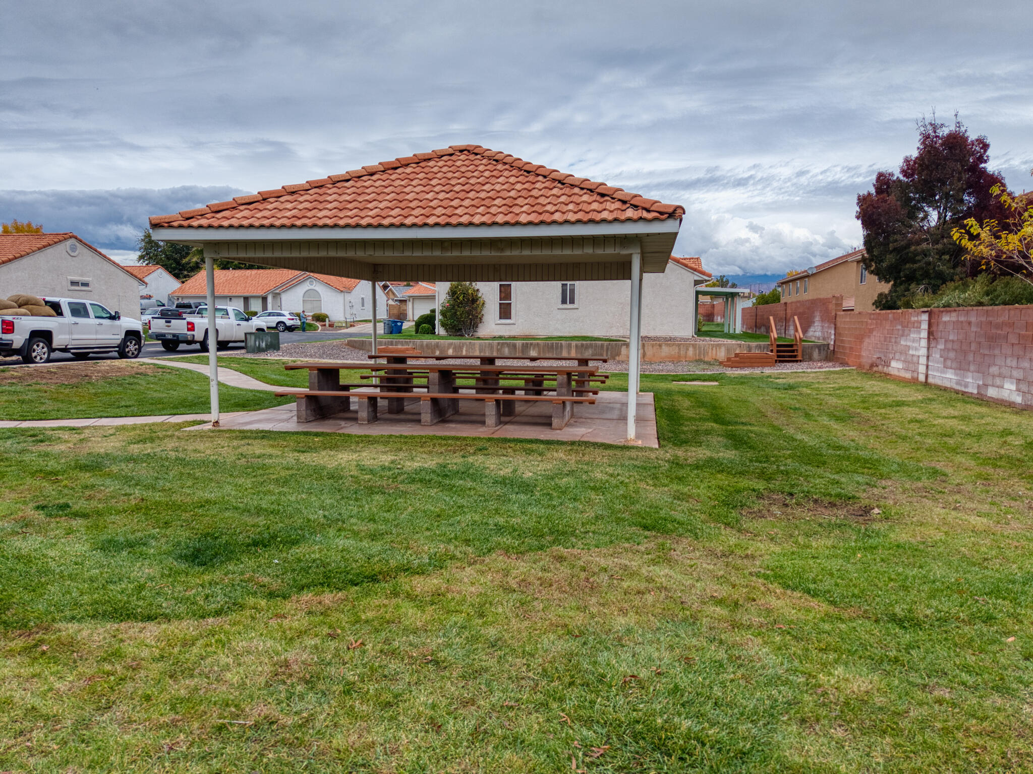 SUNCREST TOWNHOMES - Residential