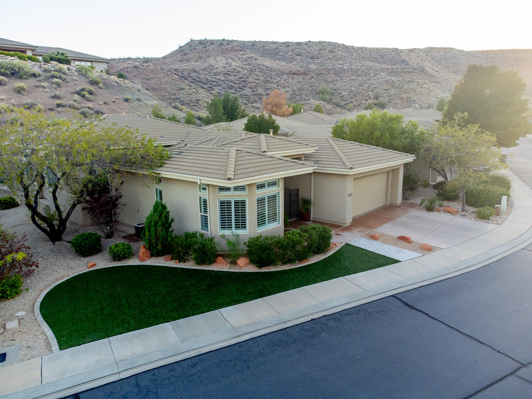 BELLSERA TOWNHOMES AT SUNBROOK - Residential