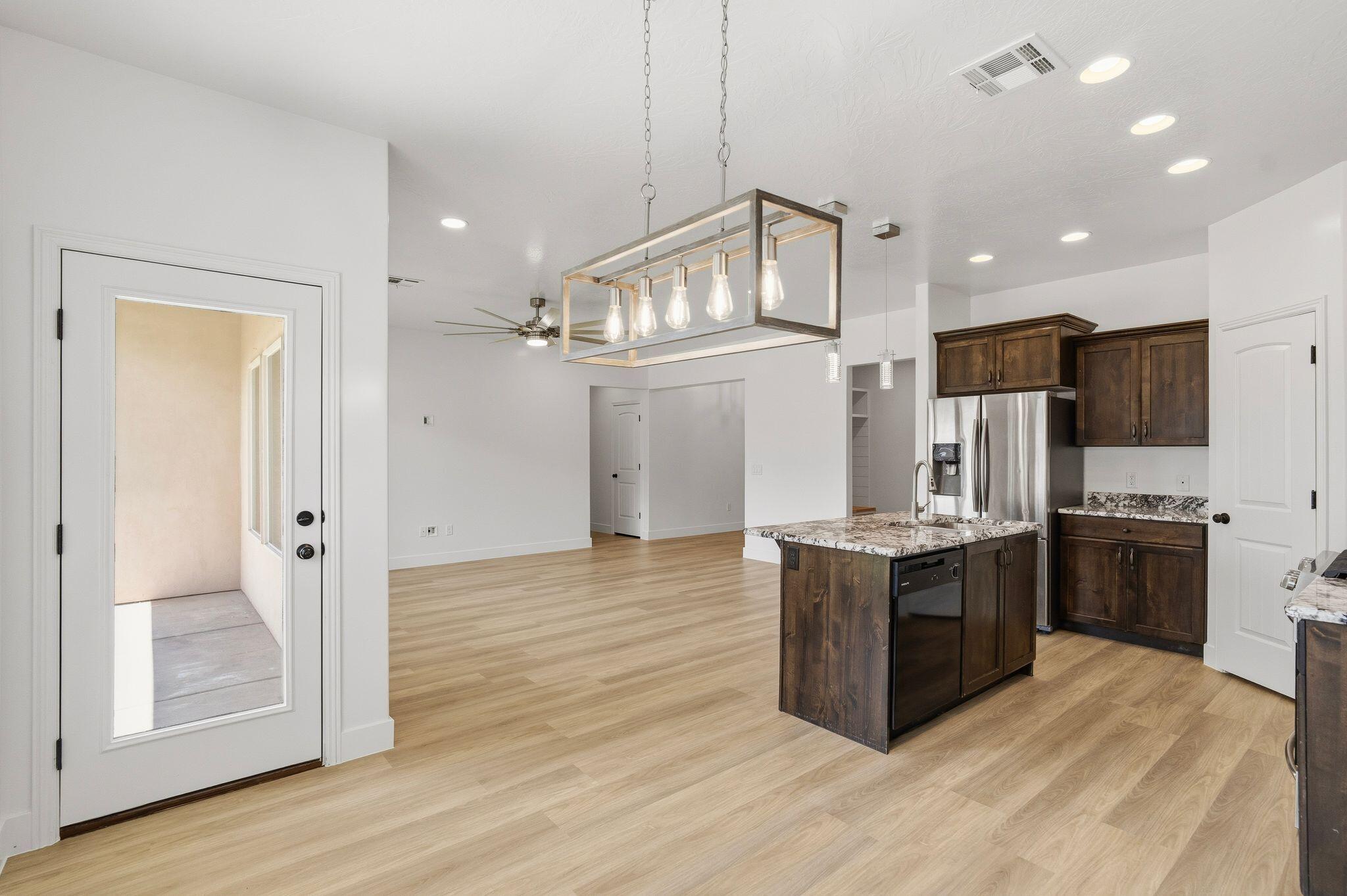SEQUOIA ESTATES - Residential