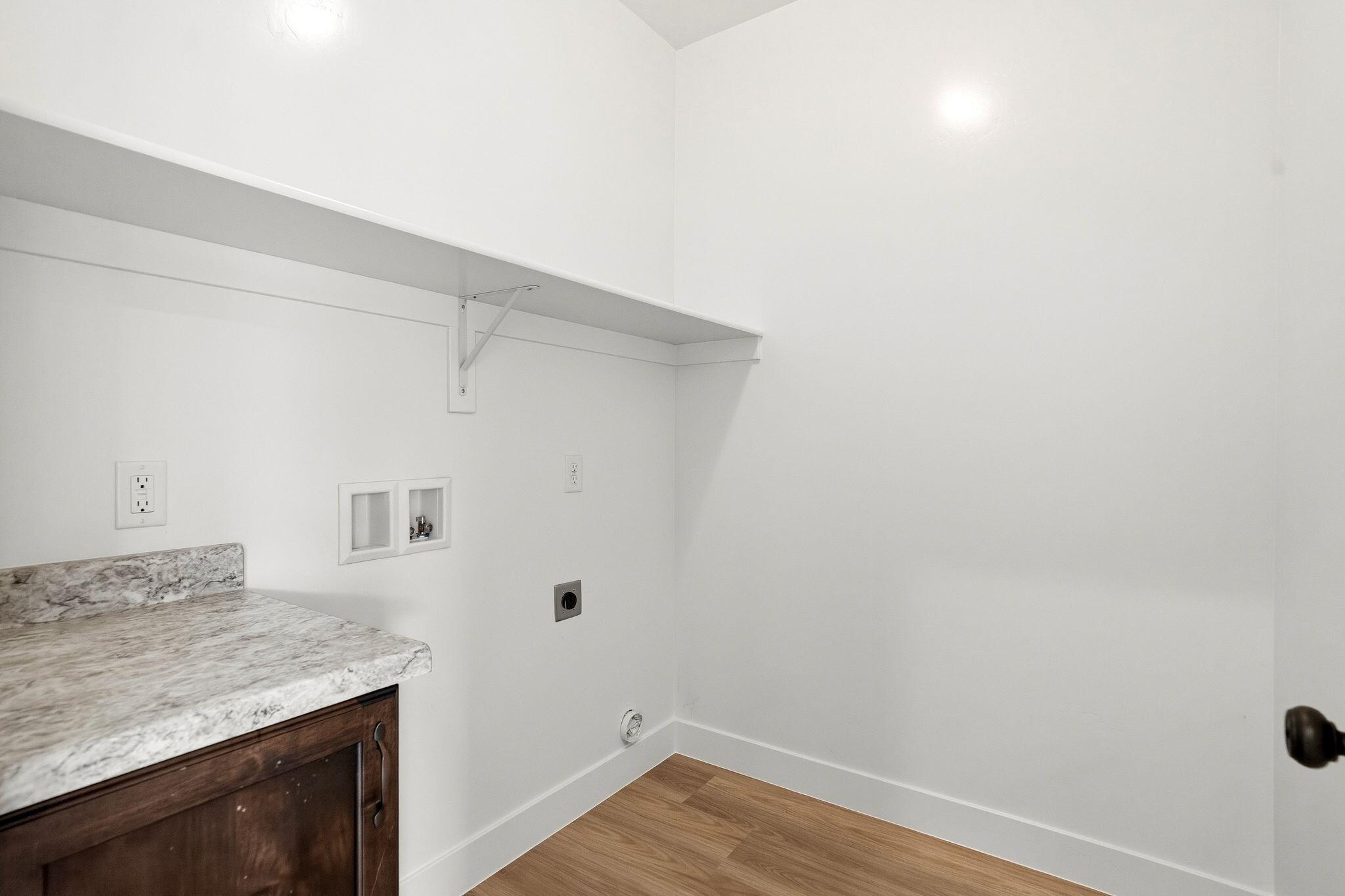 SEQUOIA ESTATES - Residential