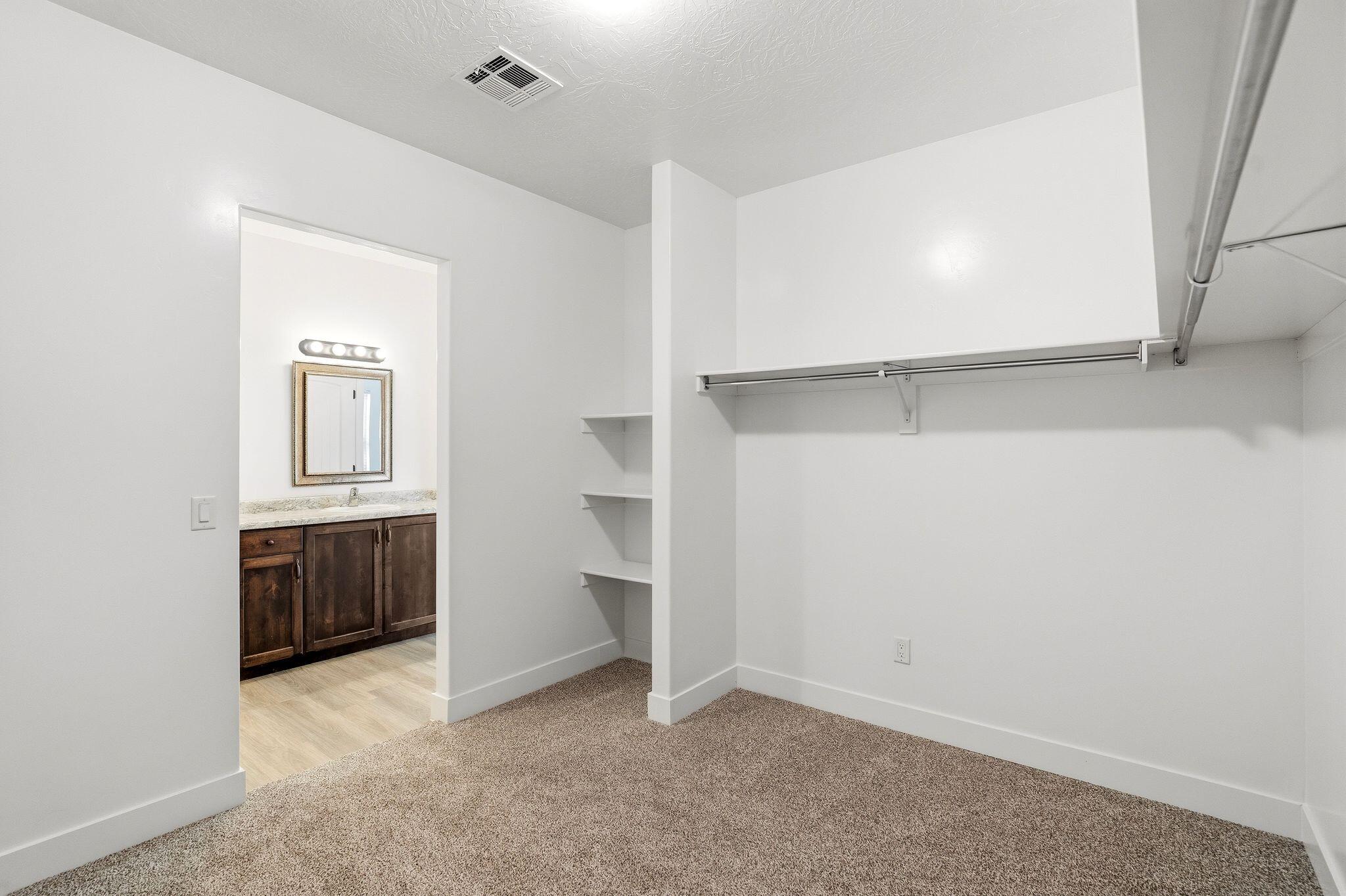 SEQUOIA ESTATES - Residential