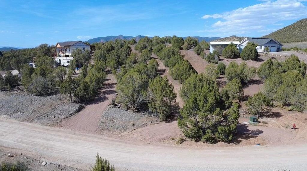 Photo of 17912 W Granite LN, Cedar City, UT 84720 (MLS # 26-271734)