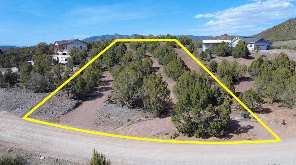 Photo of 17912 W Granite LN, Cedar City, UT 84720 (MLS # 26-271734)