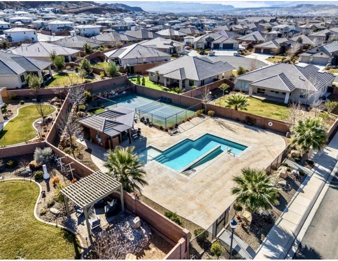 ELMWOOD ESTATES - Residential