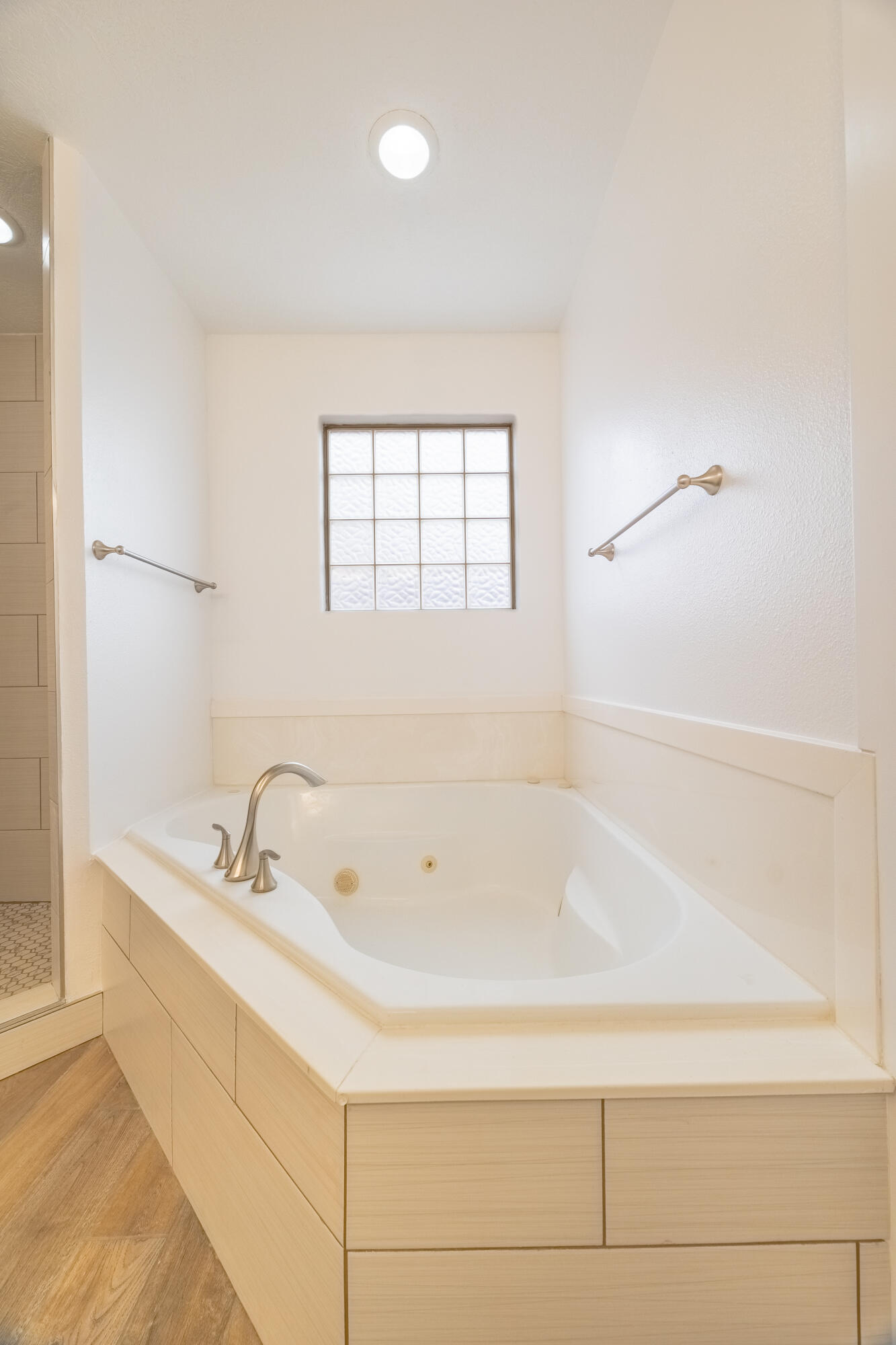 ROYAL OAKS - Residential