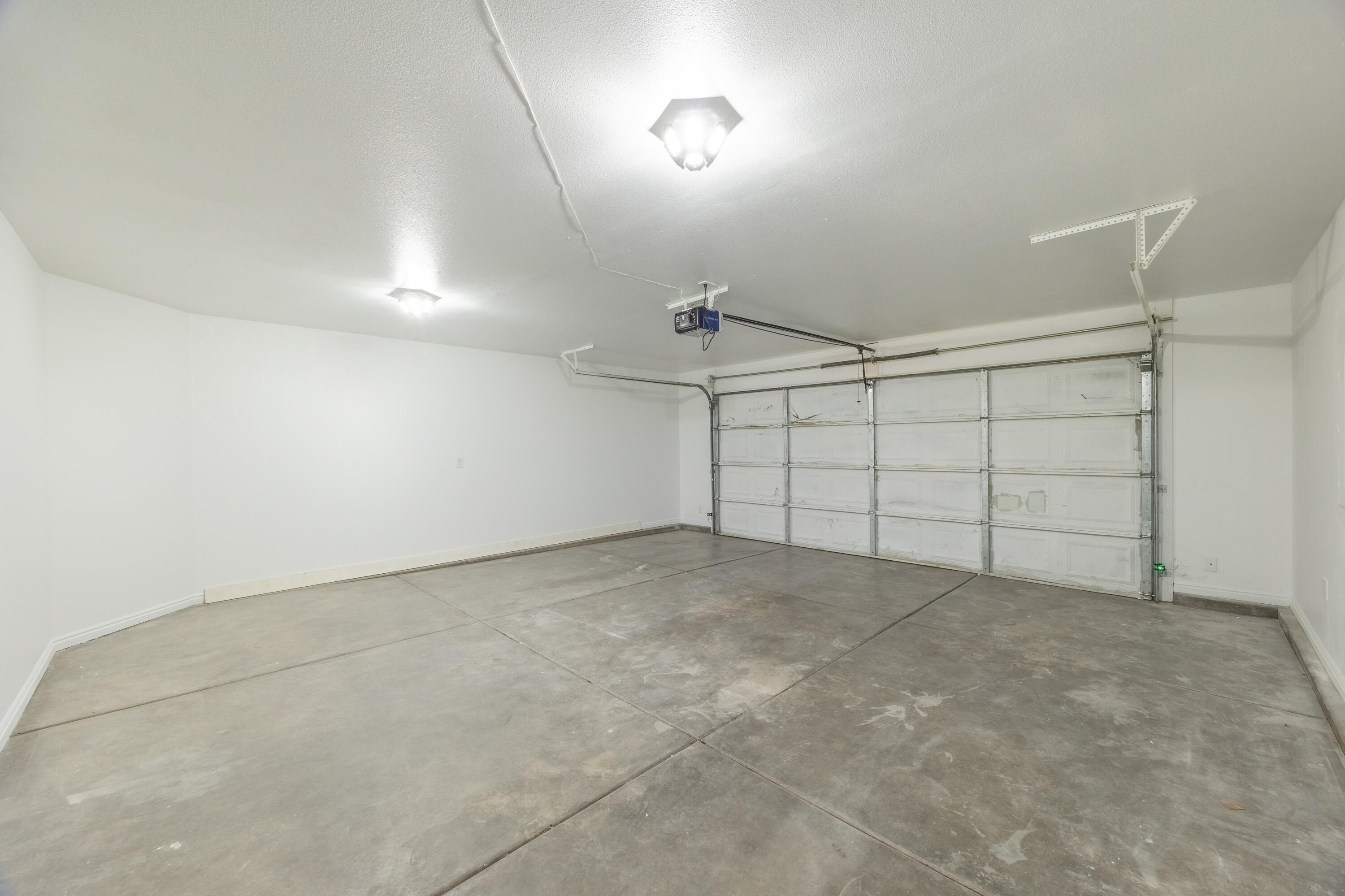 ROYAL OAKS - Residential