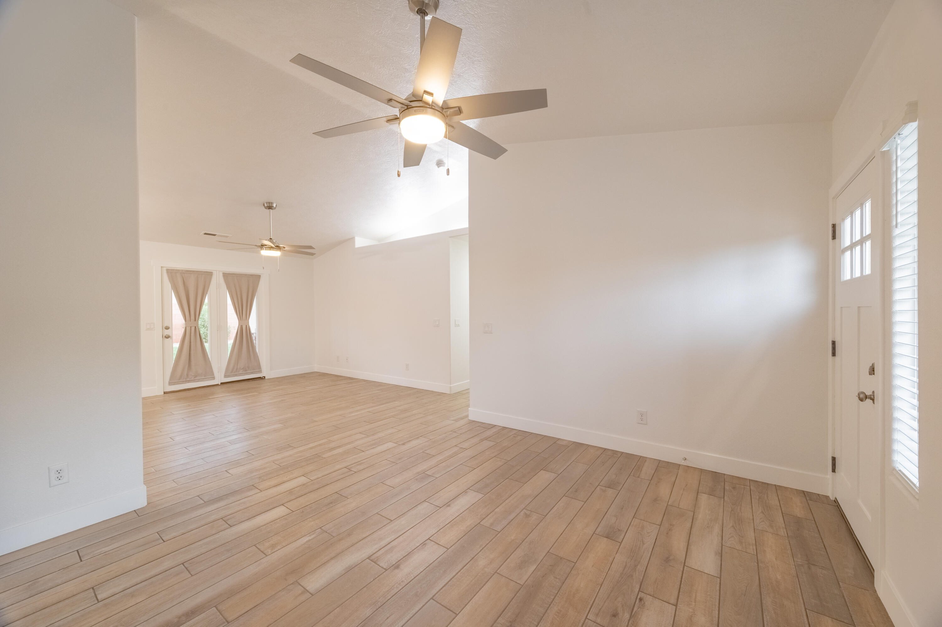 ROYAL OAKS - Residential