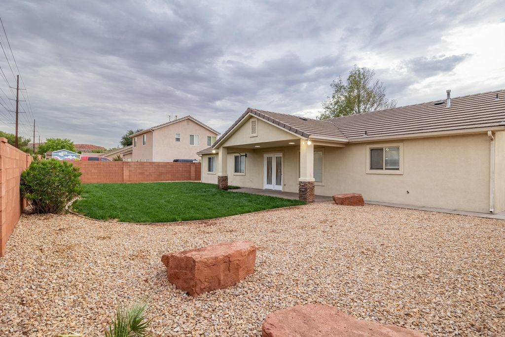 Photo of 1548 W 1370 N, Saint George, UT 84770 (MLS # 26-268586)