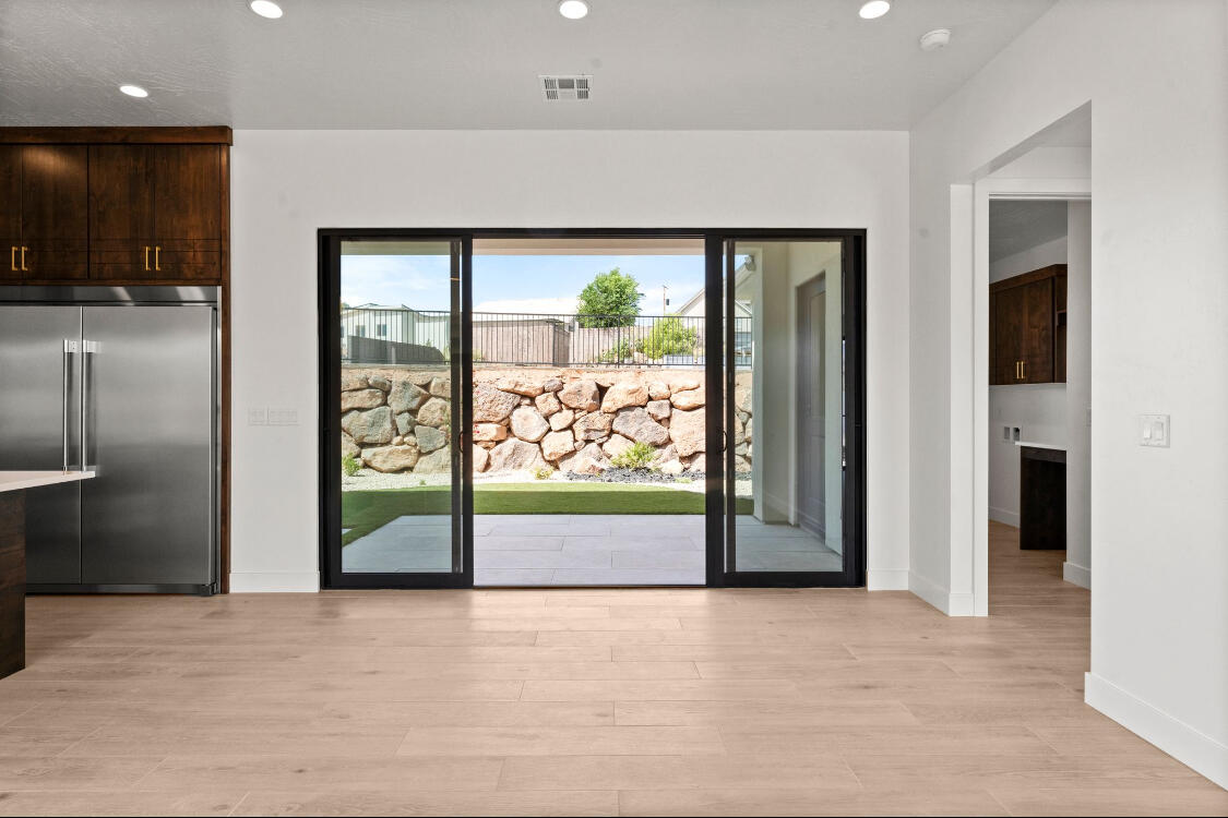 FALCON RIDGE - Residential