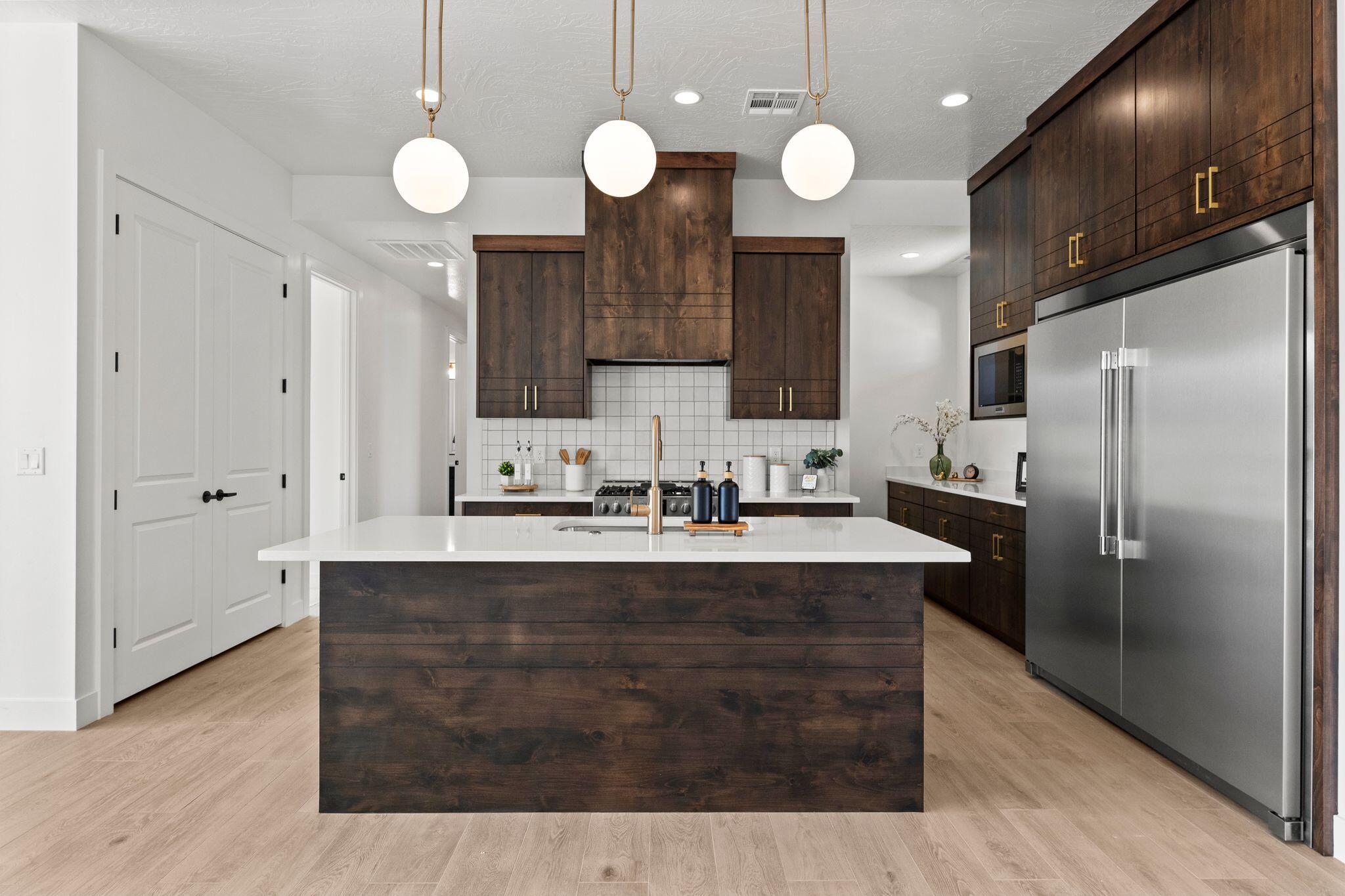 FALCON RIDGE - Residential